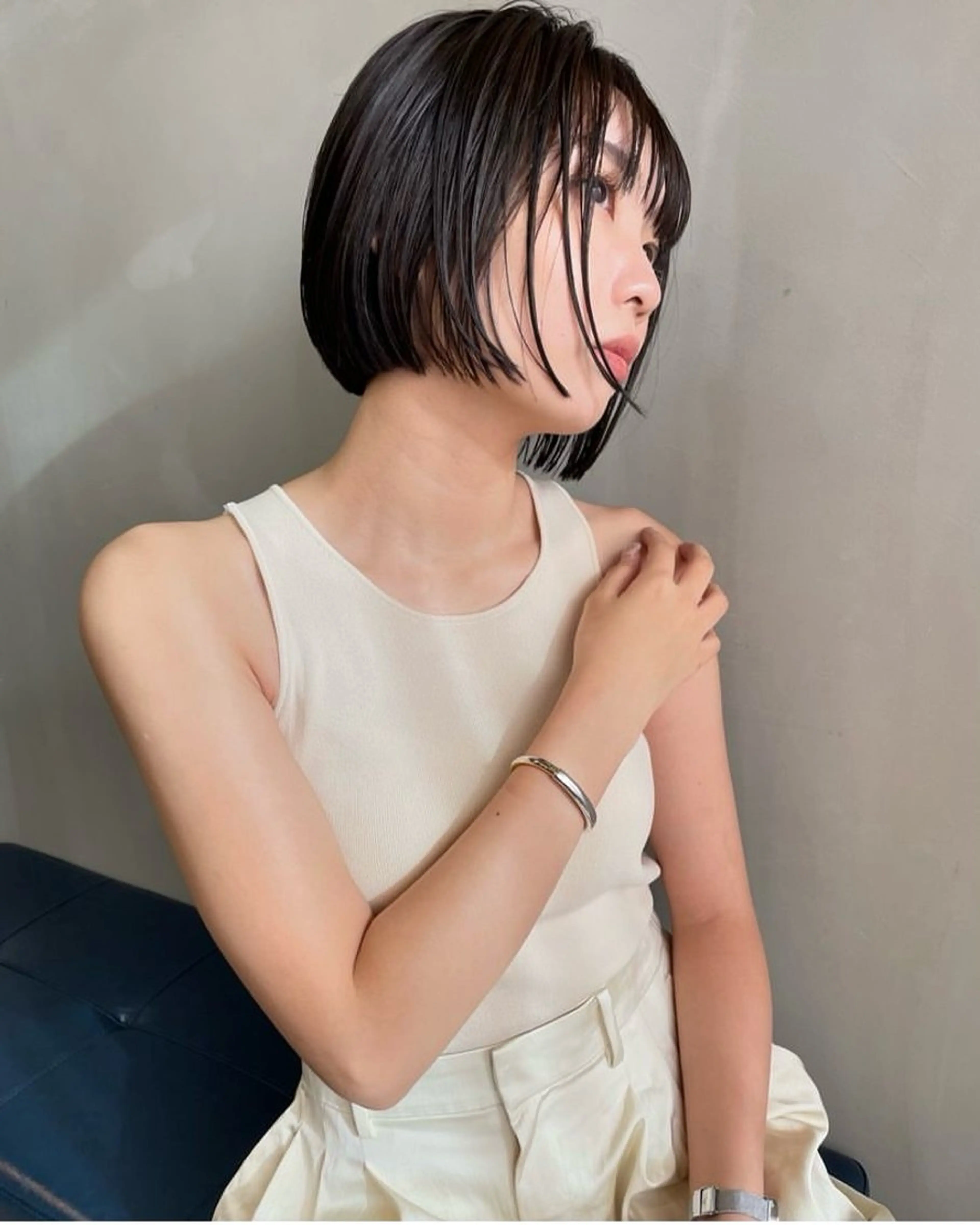 ショート ボブ 透明感/グレージュ/ レイヤー/ 青空のヘアスタイル