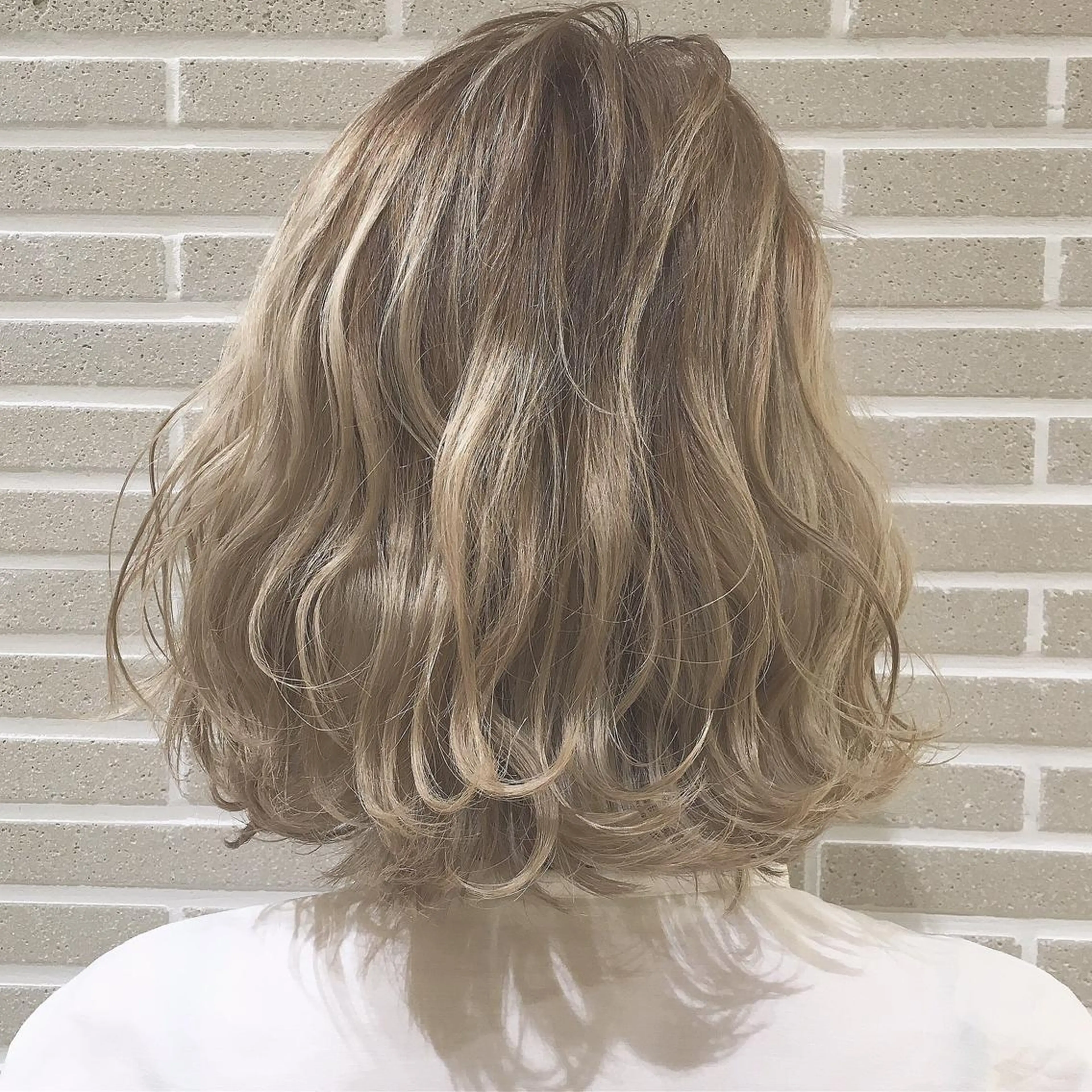 ミディアム 潟上 菜摘のヘアスタイル