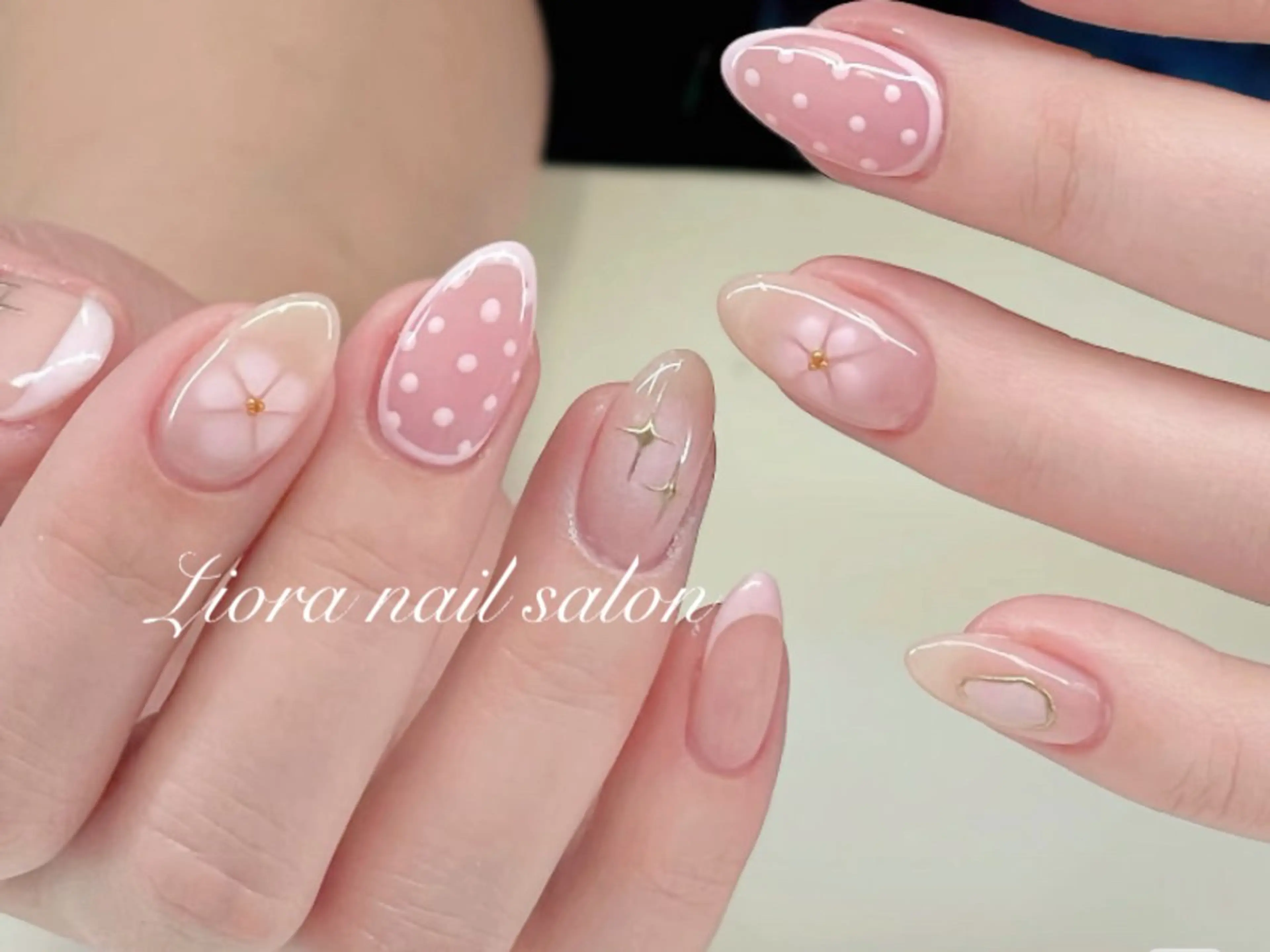 ネイル フレンチネイル ジェルネイル ガーリー グラデーション キラキラネイル ハンドネイル Liora nail スカルプ専門店のネイルデザイン