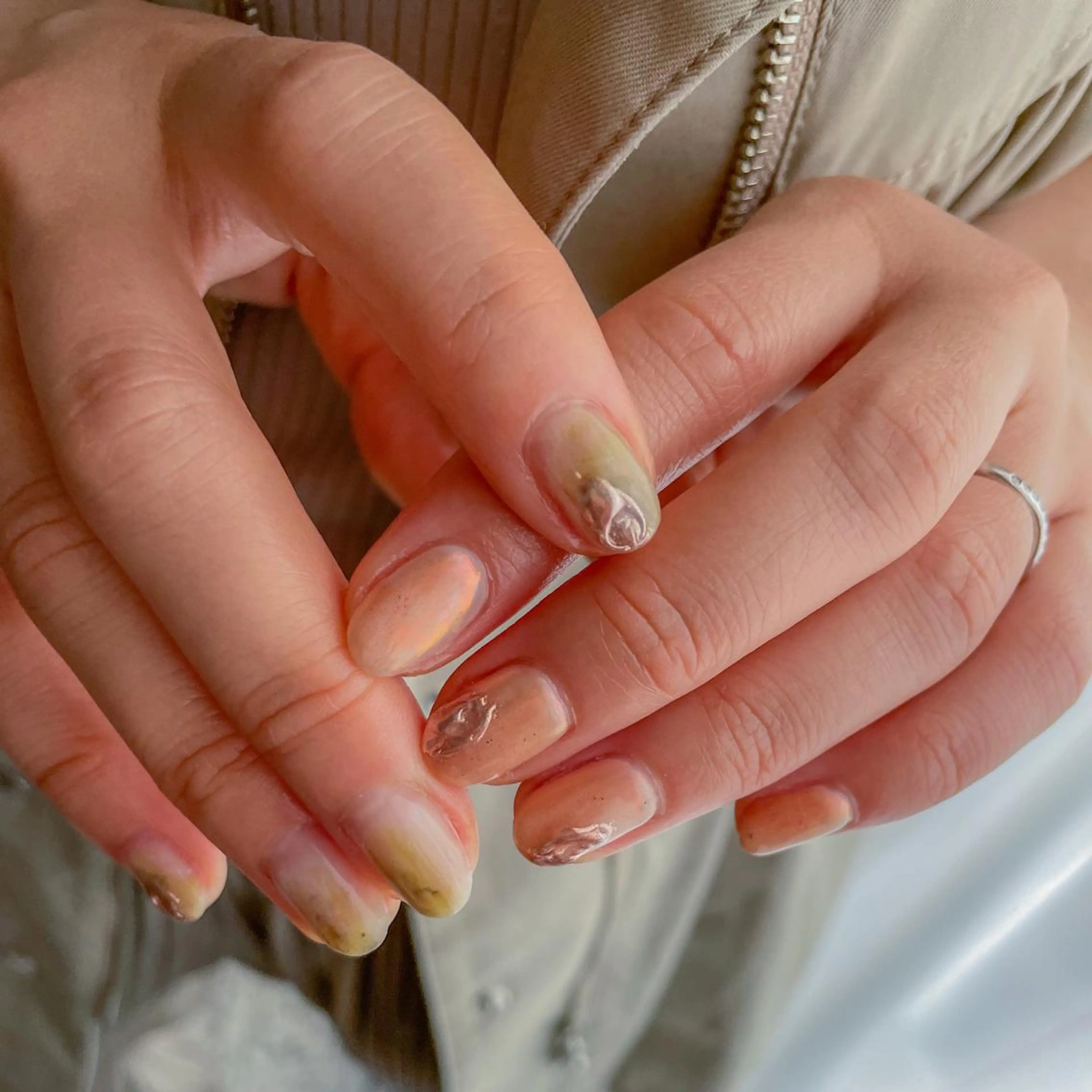 ネイル オレンジ ピスタチオネイル Lira nailのネイルデザイン