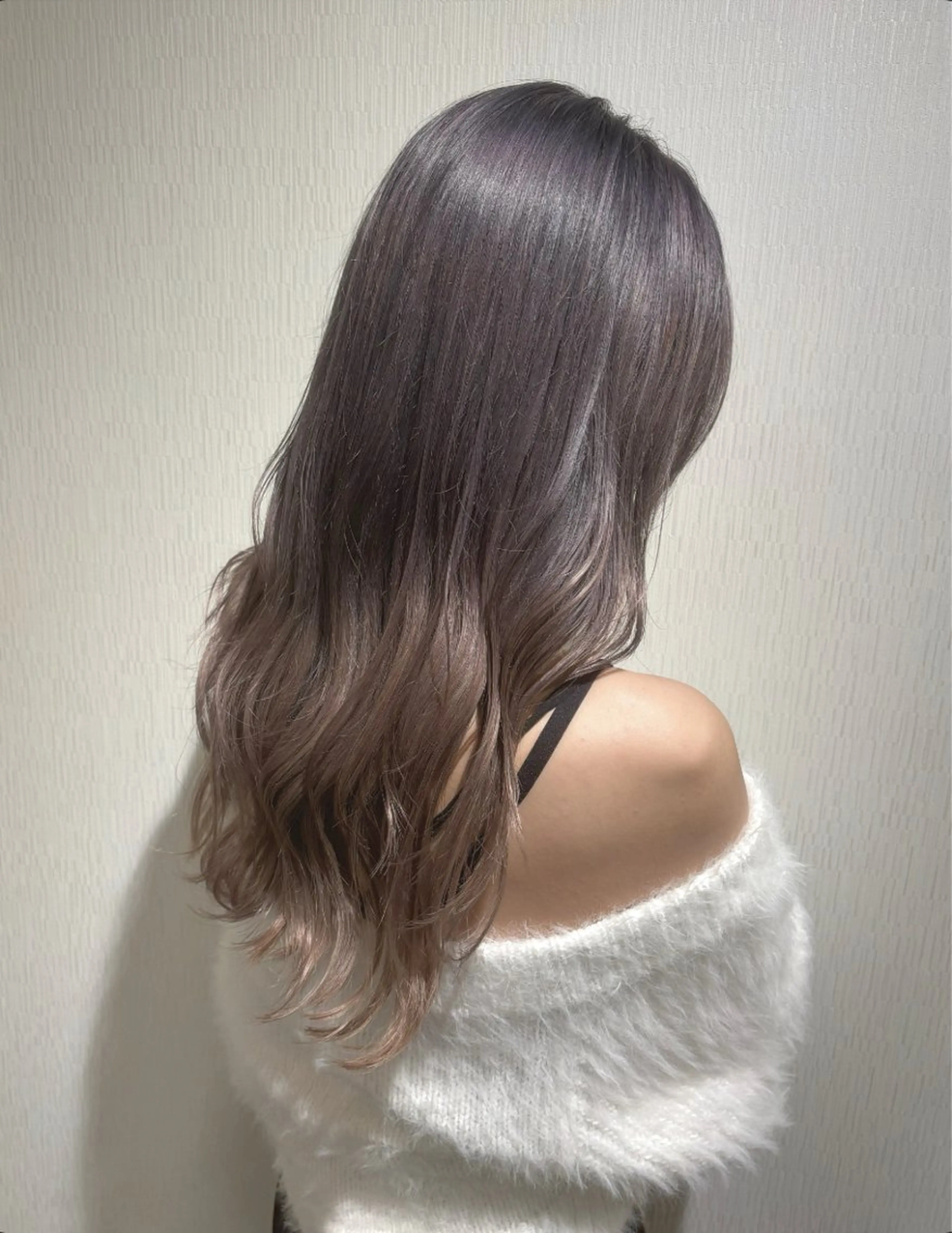 セミロング 髪質改善カラー｜ レイヤー｜小寺 葵のヘアスタイル