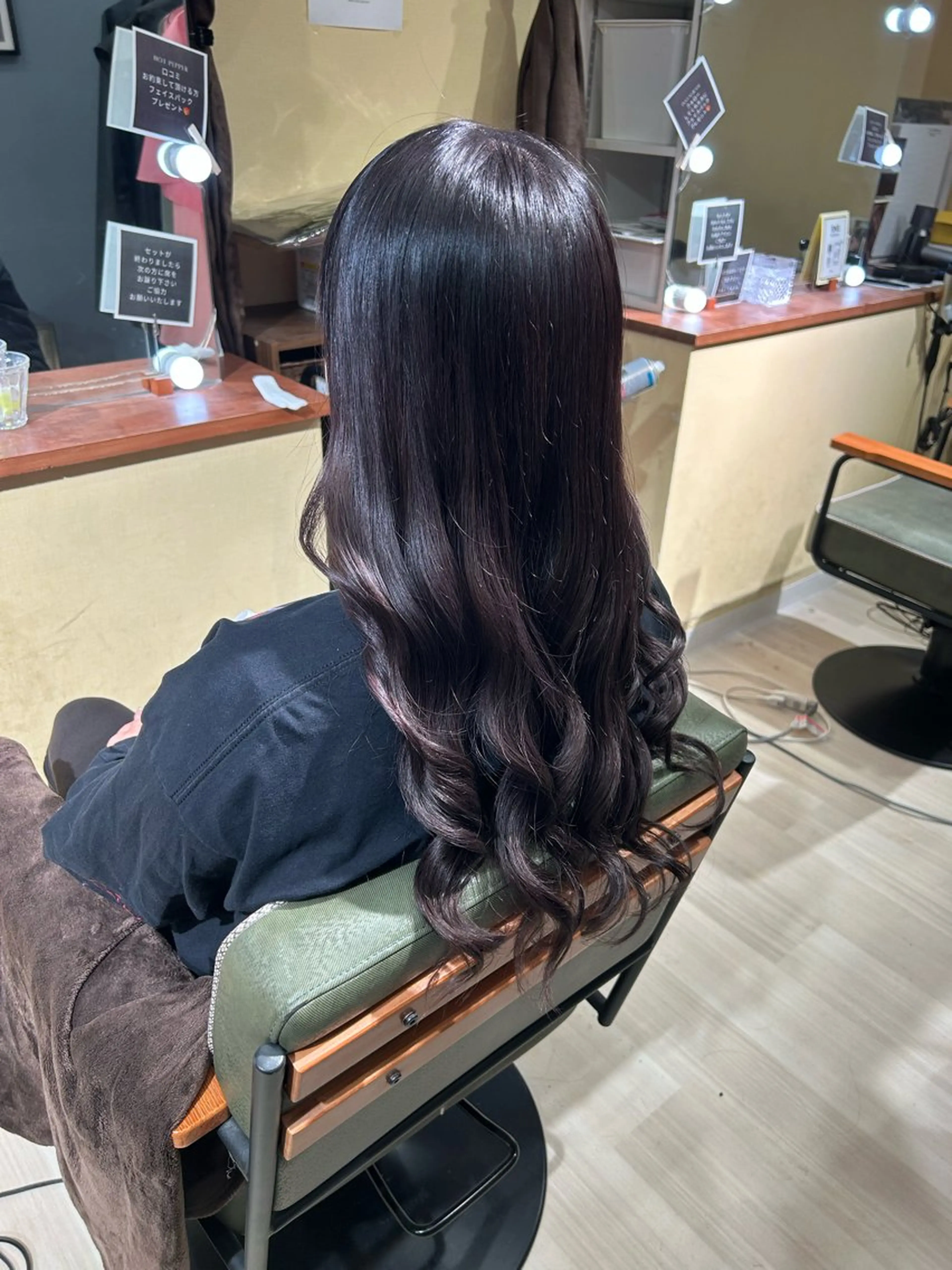 カラー アッシュ ラベンダーカラー ラベンダーアッシュ 青木 麻紀のヘアスタイル