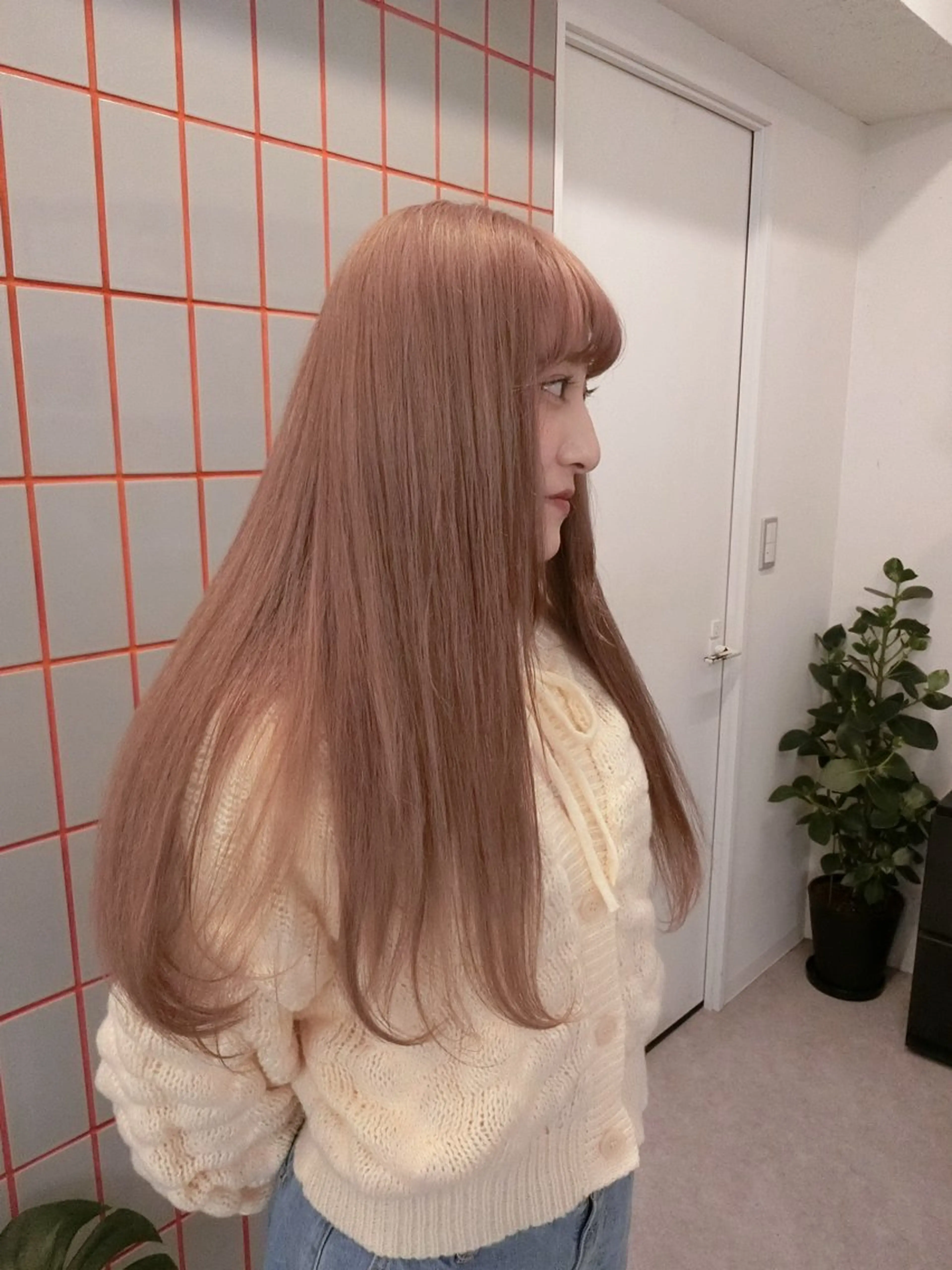 ロング 💍透明感 💖艶ミルクティーのヘアスタイル