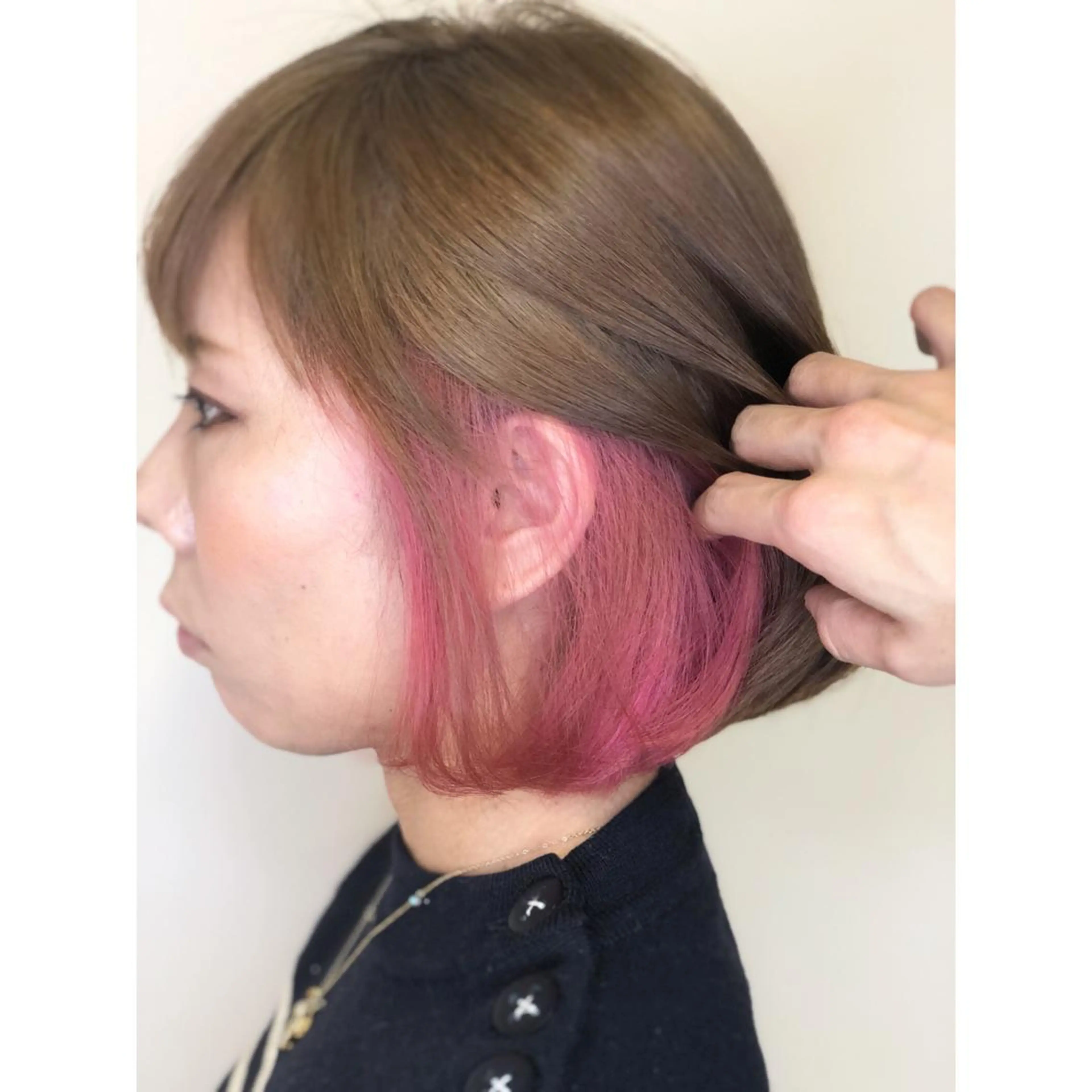 ショート カラー ブリーチ インナーカラー ピンクカラー ボブ 門田 恭弥のヘアスタイル