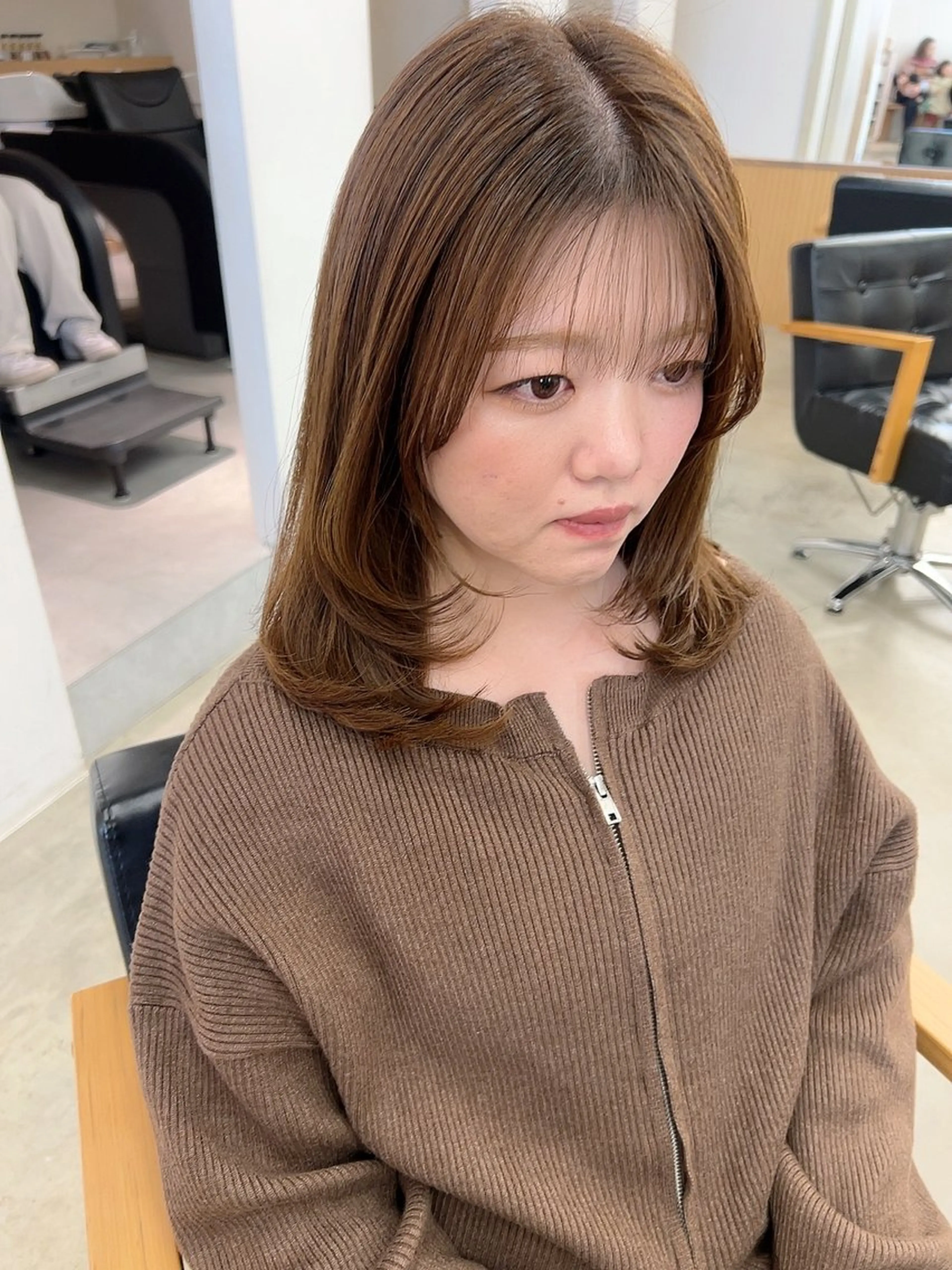 ミディアム レイヤーカット カット ヘアカラー トリートメント vince. moekoのヘアスタイル