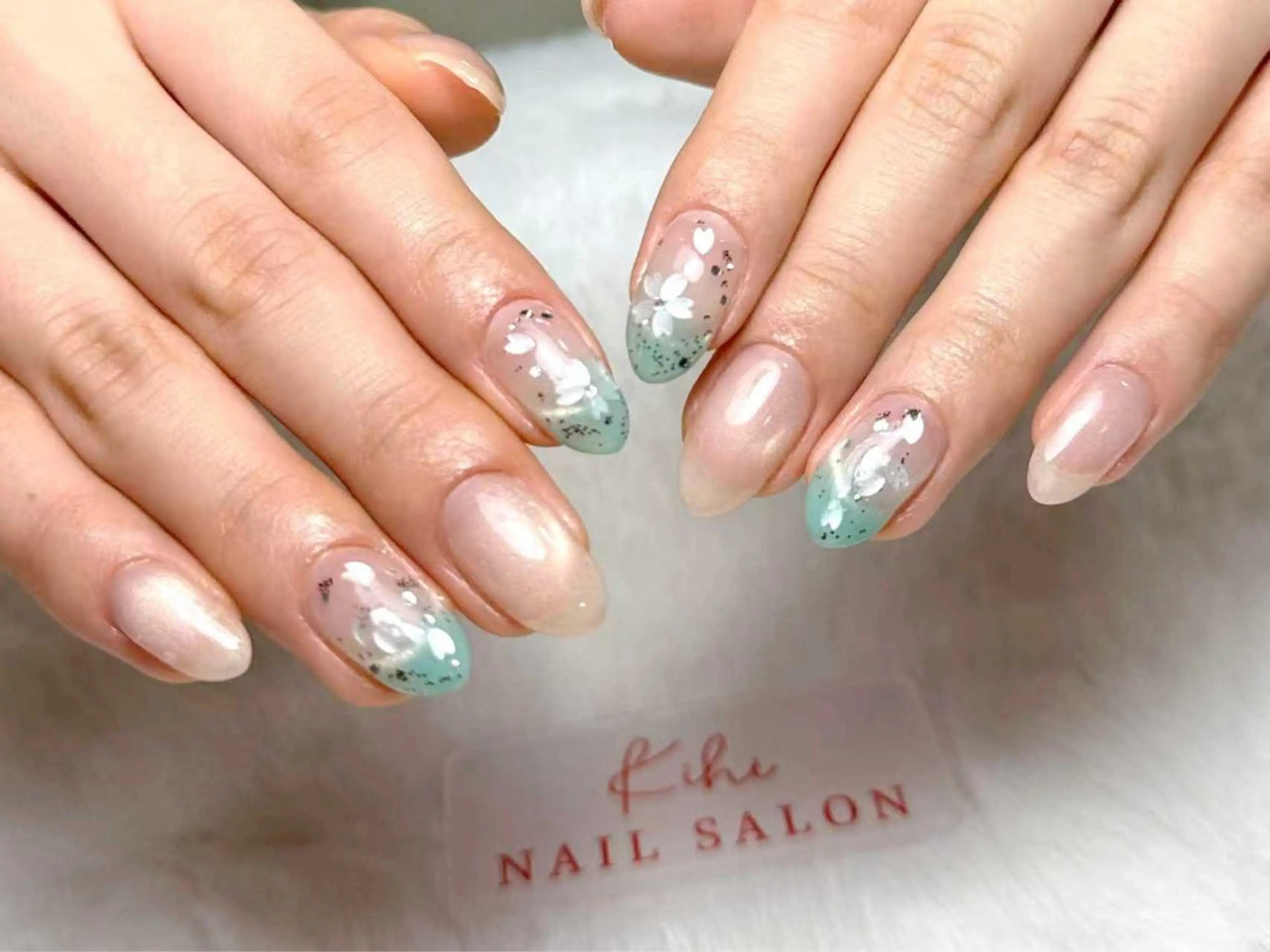 ネイル アートネイル フレンチネイル ジェルネイル グラデーション 韓国ネイル ハンドネイル 💕鈴木ユリ パラジェル/オフ無料のネイルデザイン