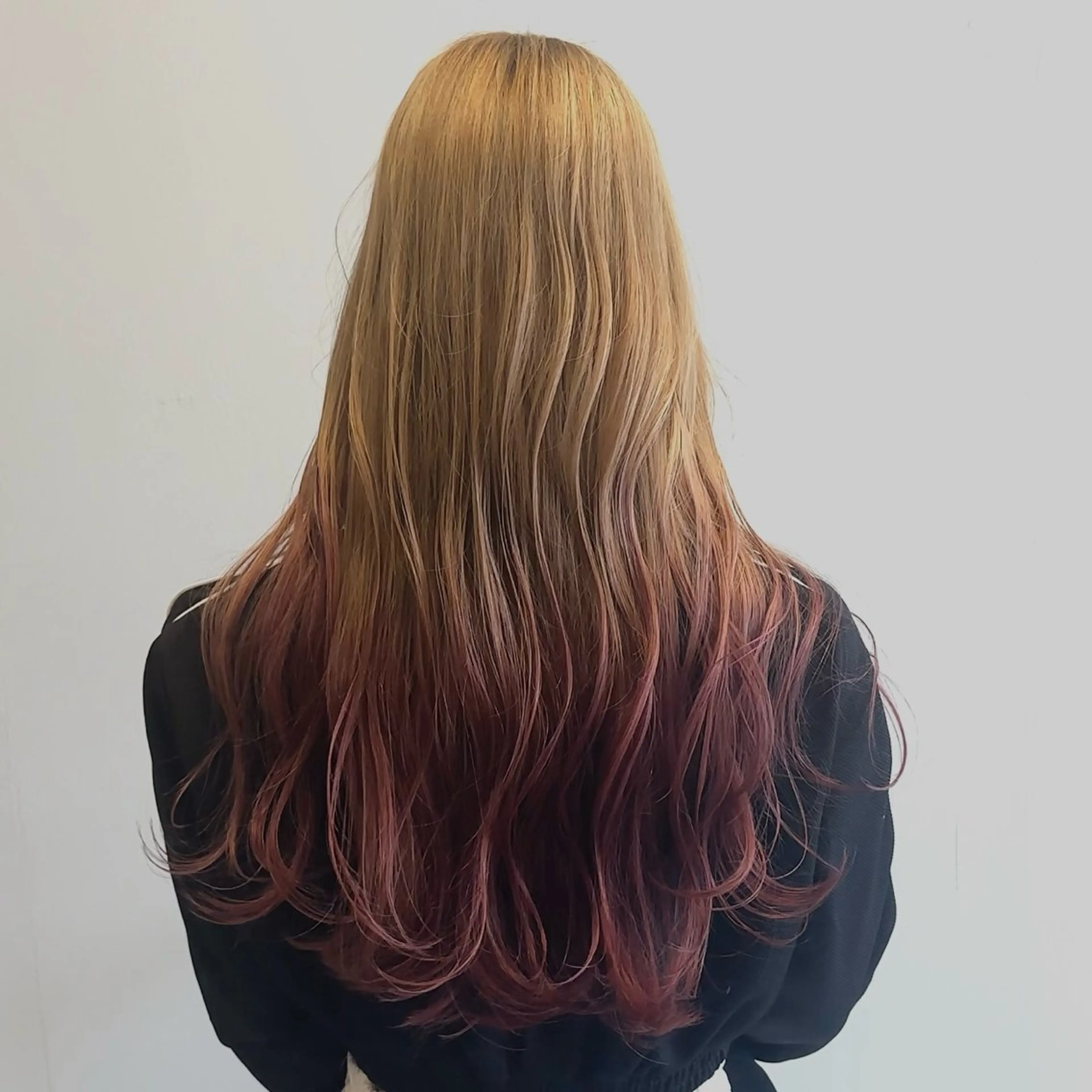 ロング BISCO hair 小西冬馬 縮毛矯正のヘアスタイル