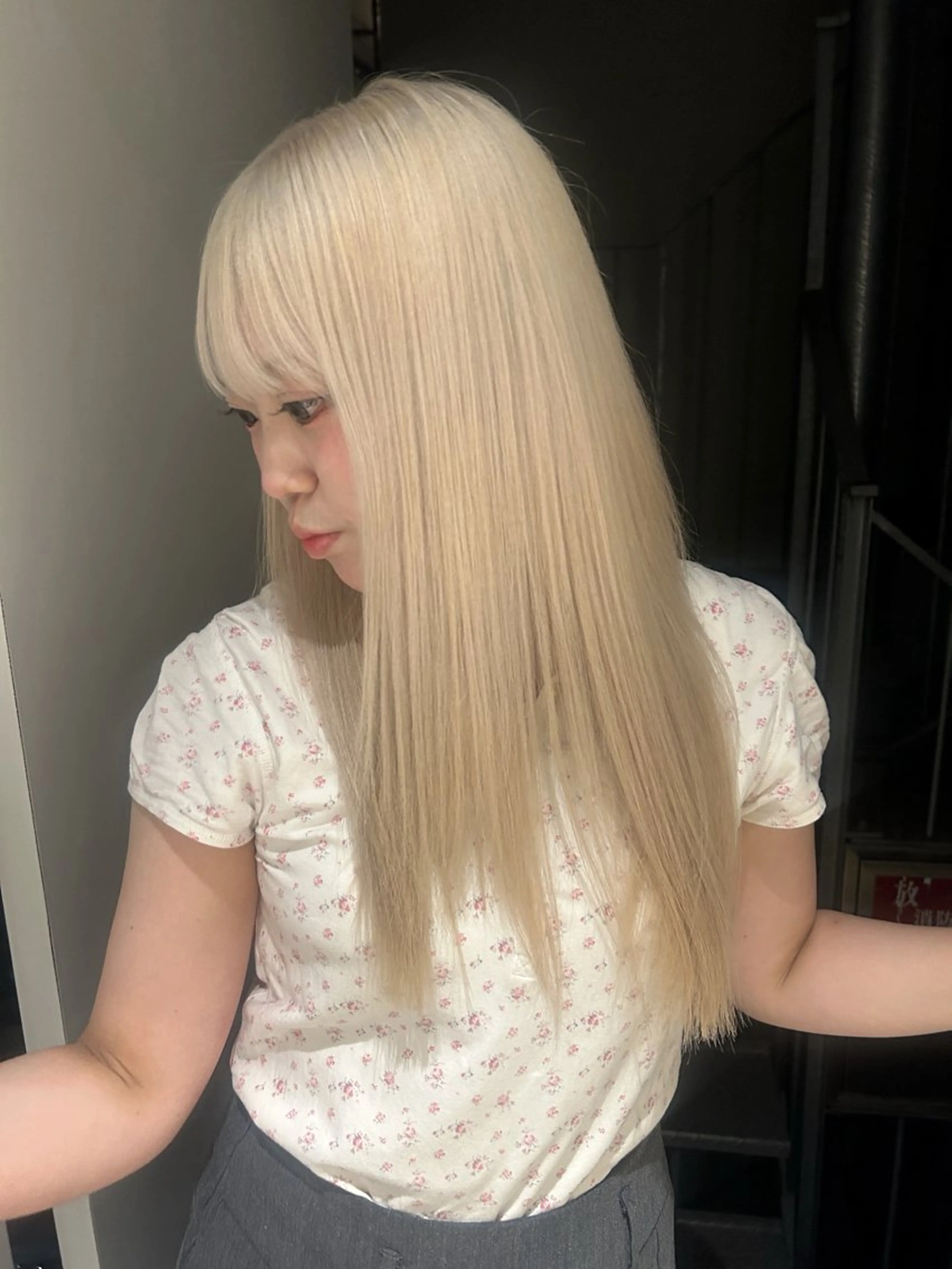 ロング ヘアカラー 髙林 優衣のヘアスタイル