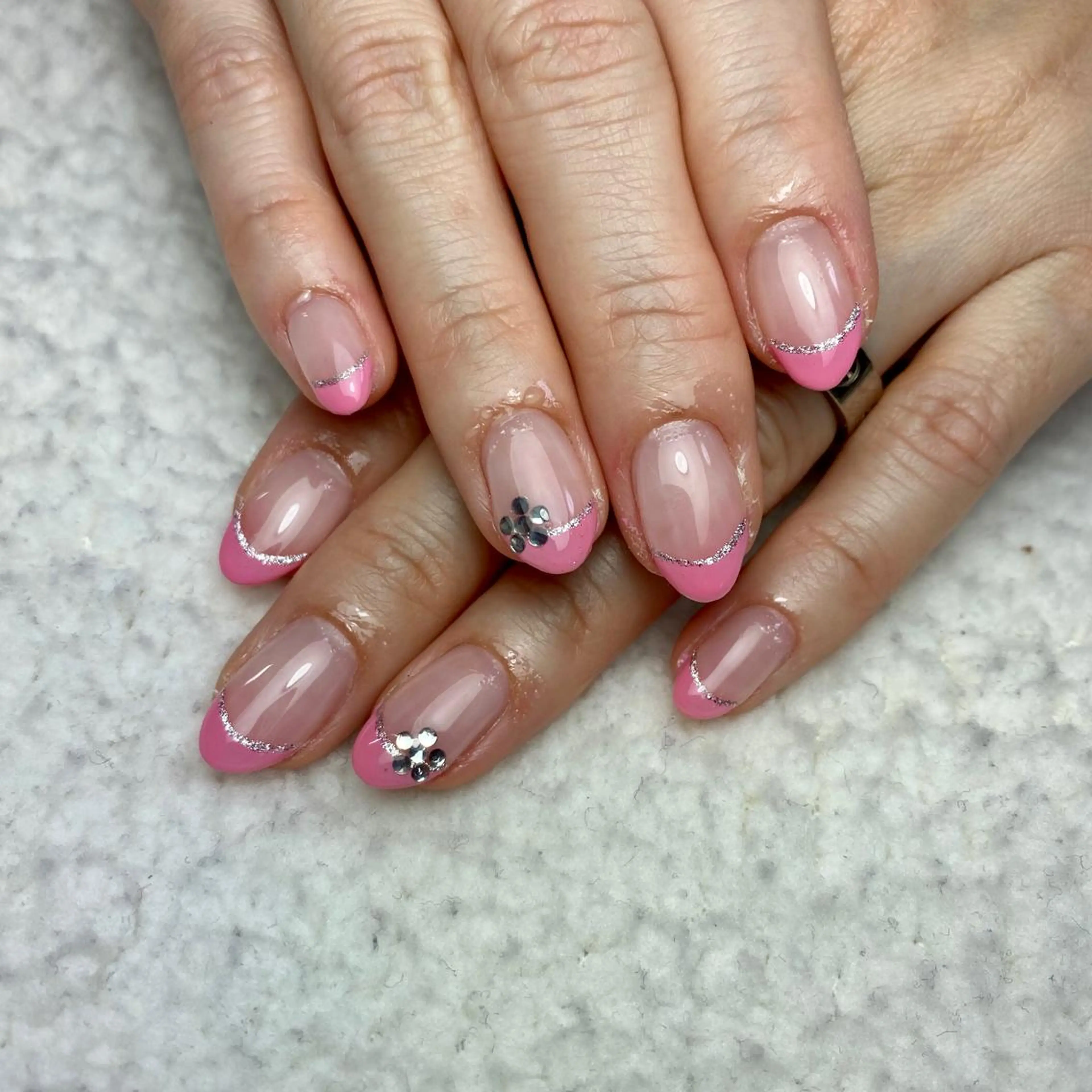 ネイル フレンチネイル ピンク ハンドネイル COCO+所属・COCO +のエステ・リラクイメージ