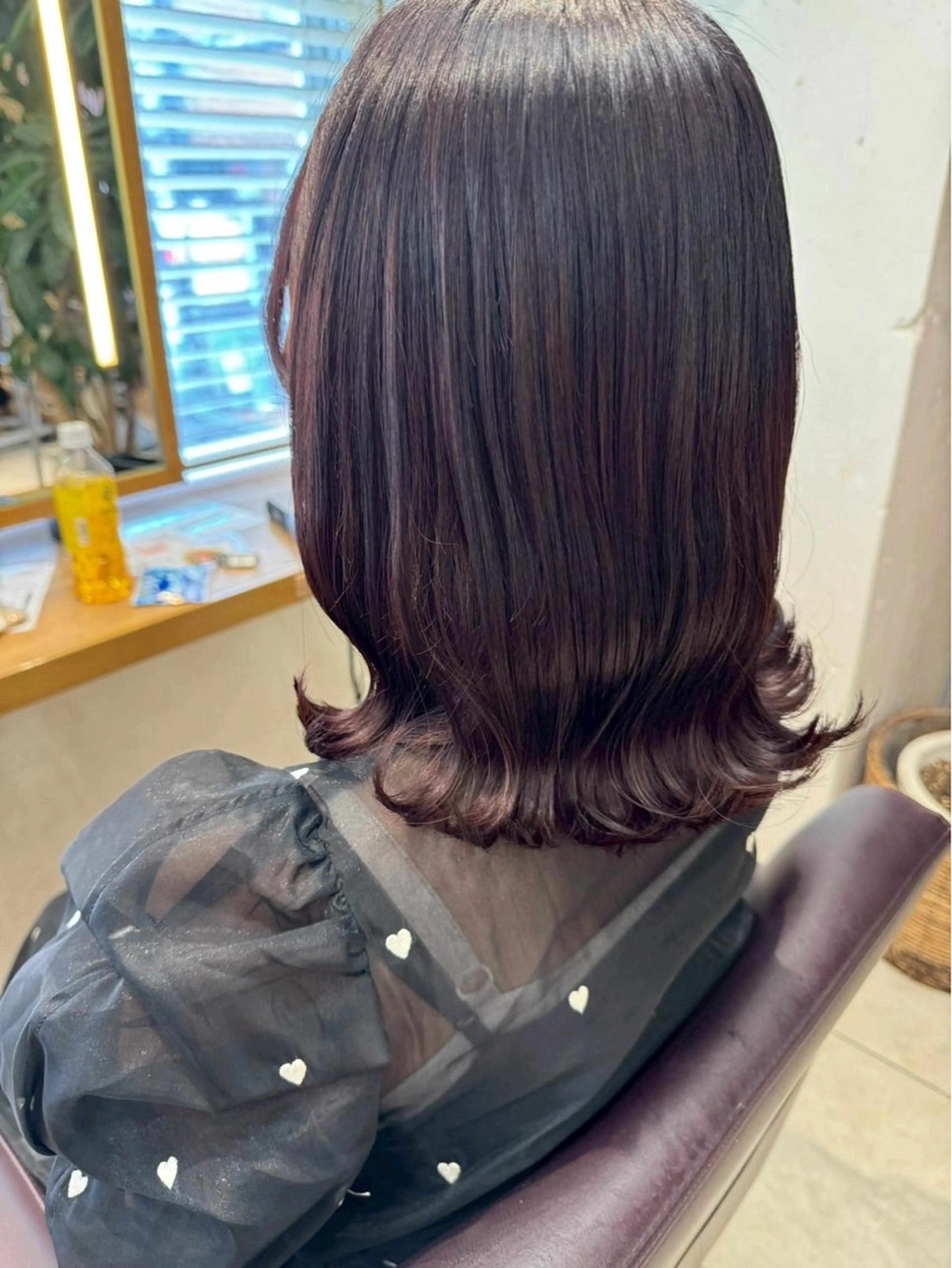 ミディアム カラー カット ヘアカラー 暖色カラー/ ストレート/くるみのヘアスタイル