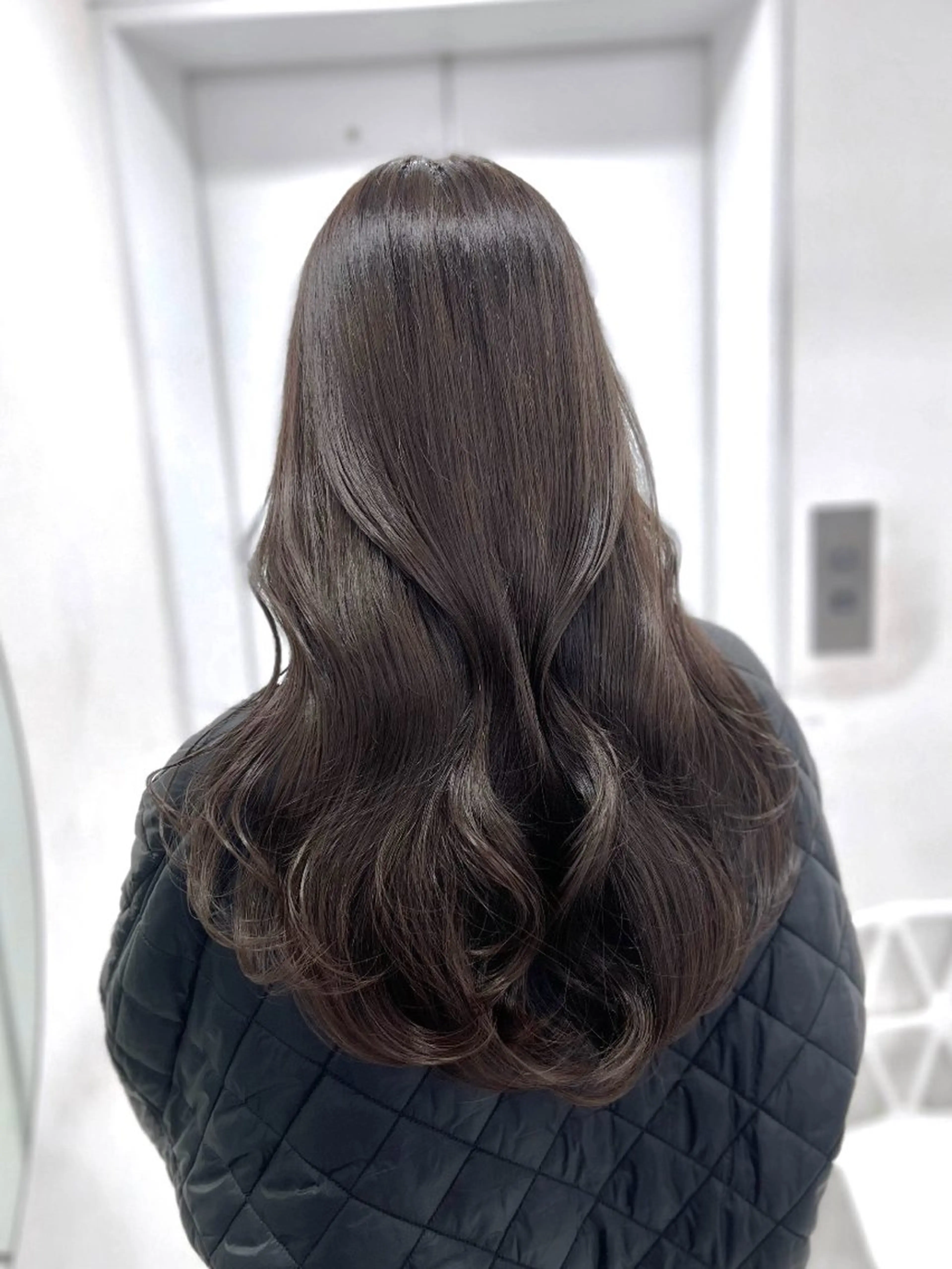 ロング カラー 透明感カラー🫧 レイヤーカットのヘアスタイル