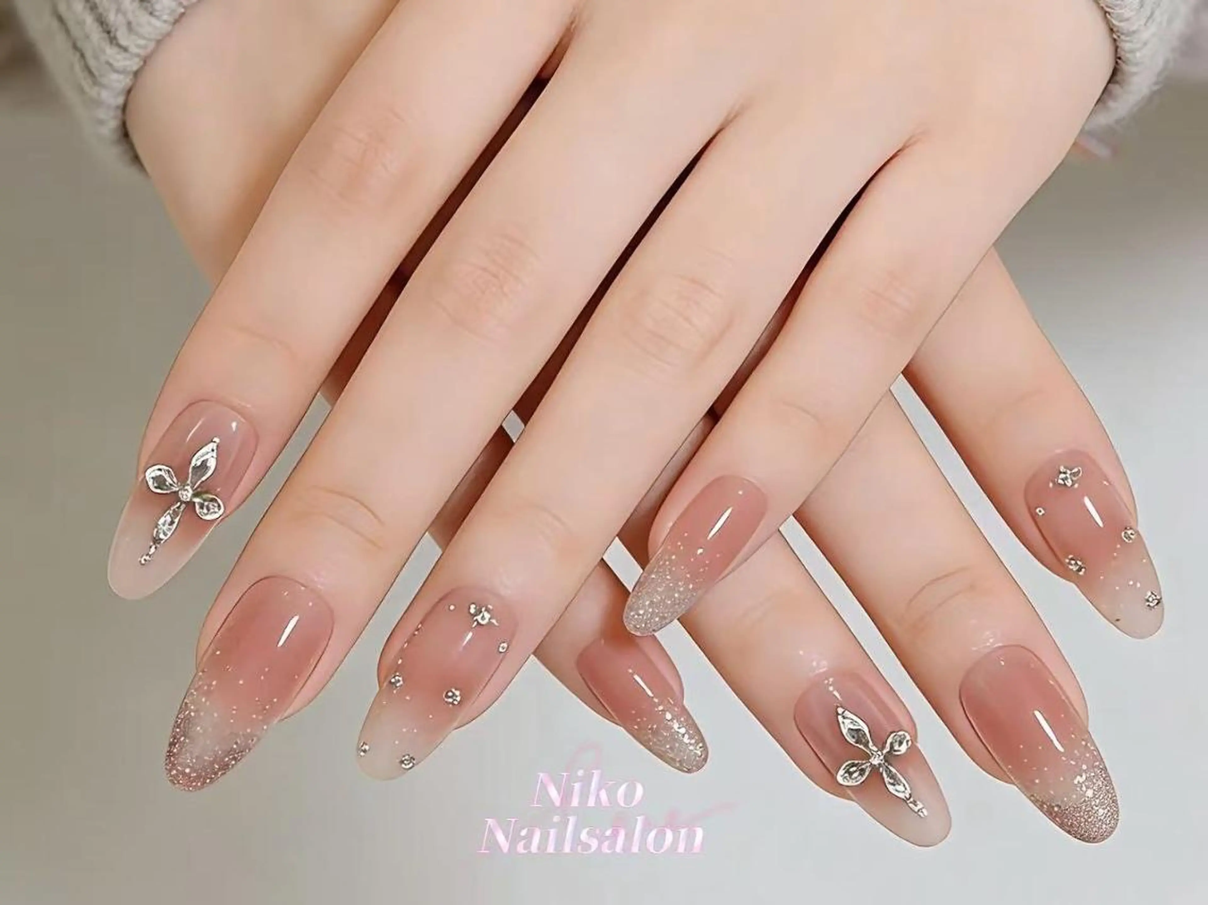 ネイル 長さ出し フットネイル フレンチネイル ジェルネイル ガラスフレンチ Nikoネイルサロン 本八幡店のネイルデザイン