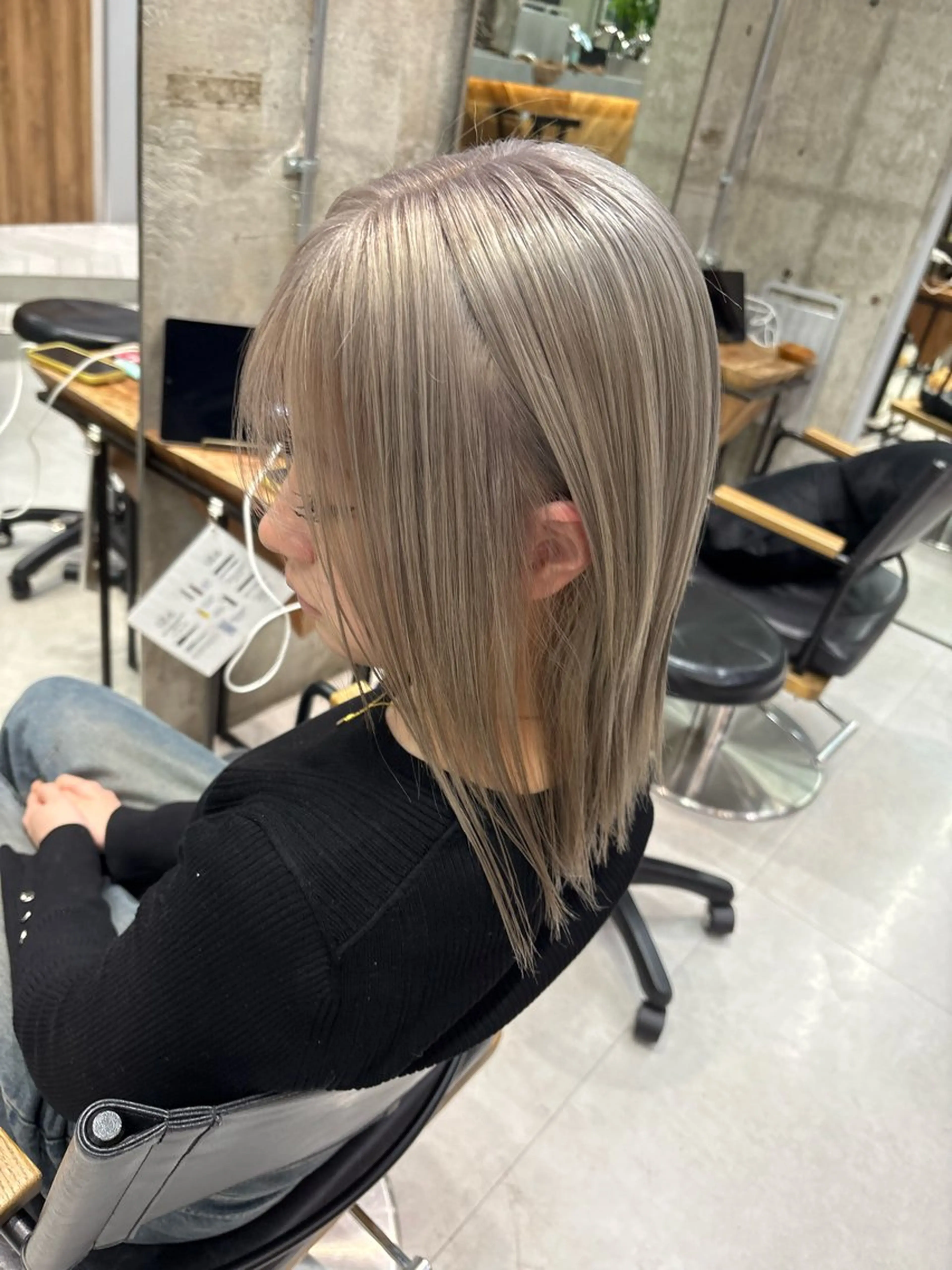 ミディアム カラー ヘアカラー KAEDE🌺Wカ ラー/ホワイトカラーのヘアスタイル