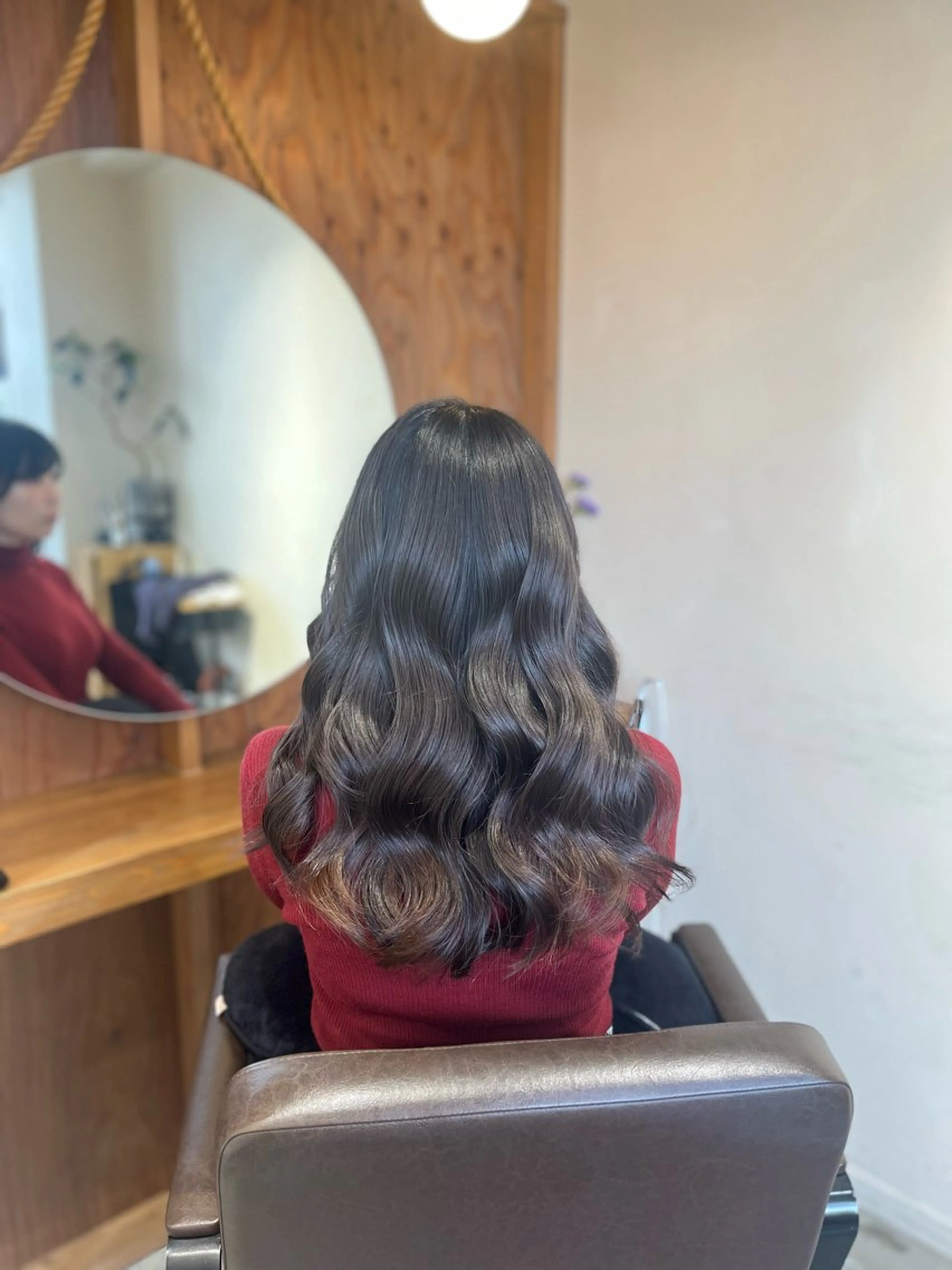 セミロング 塩川ももこ/ 自然な縮毛矯正のヘアスタイル