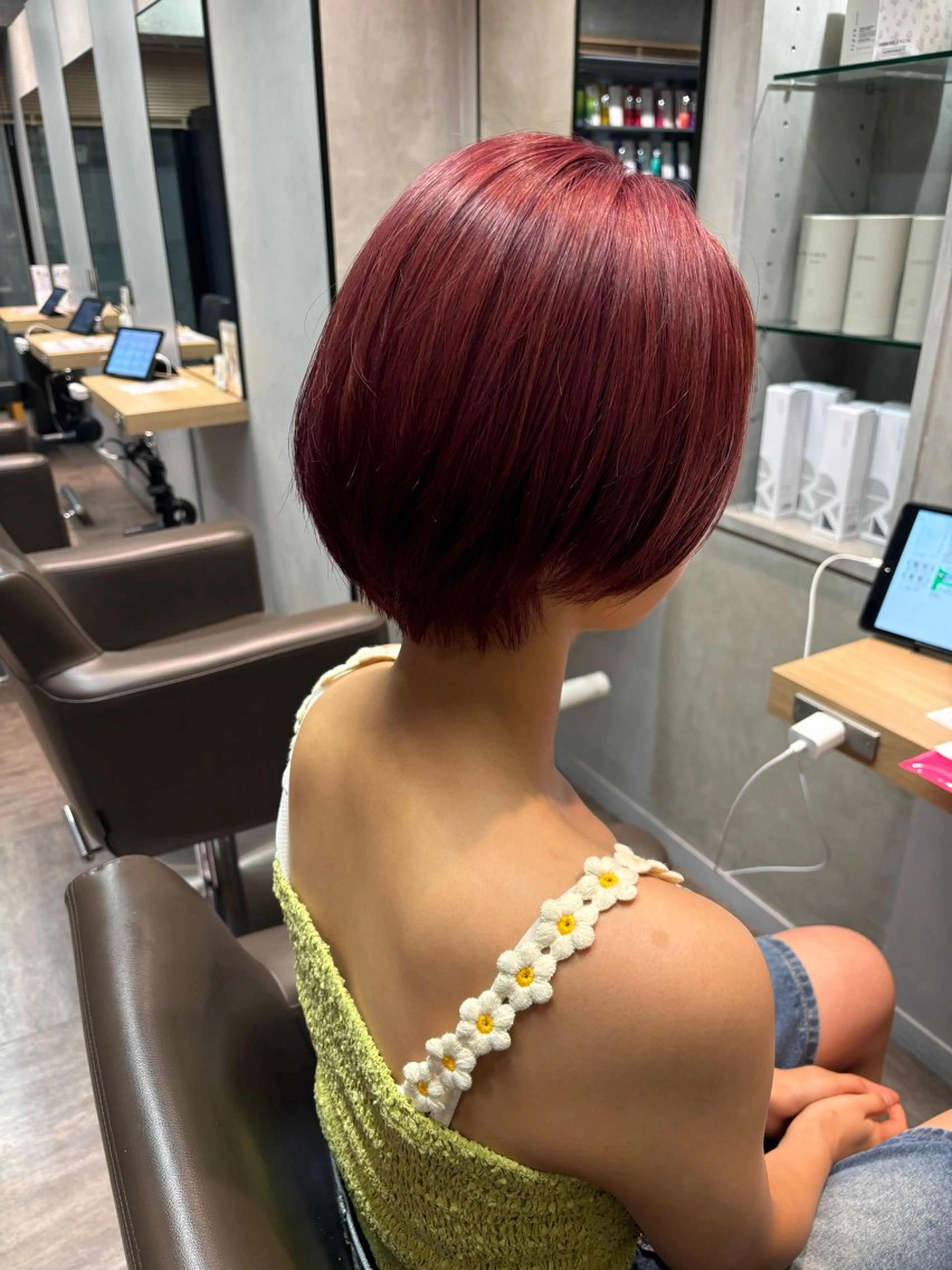 ショート カラー ブリーチ レッドカラー カット ヘアカラー 🎀縮毛矯正.暗髪 .艶髪🩶ちひろのヘアスタイル