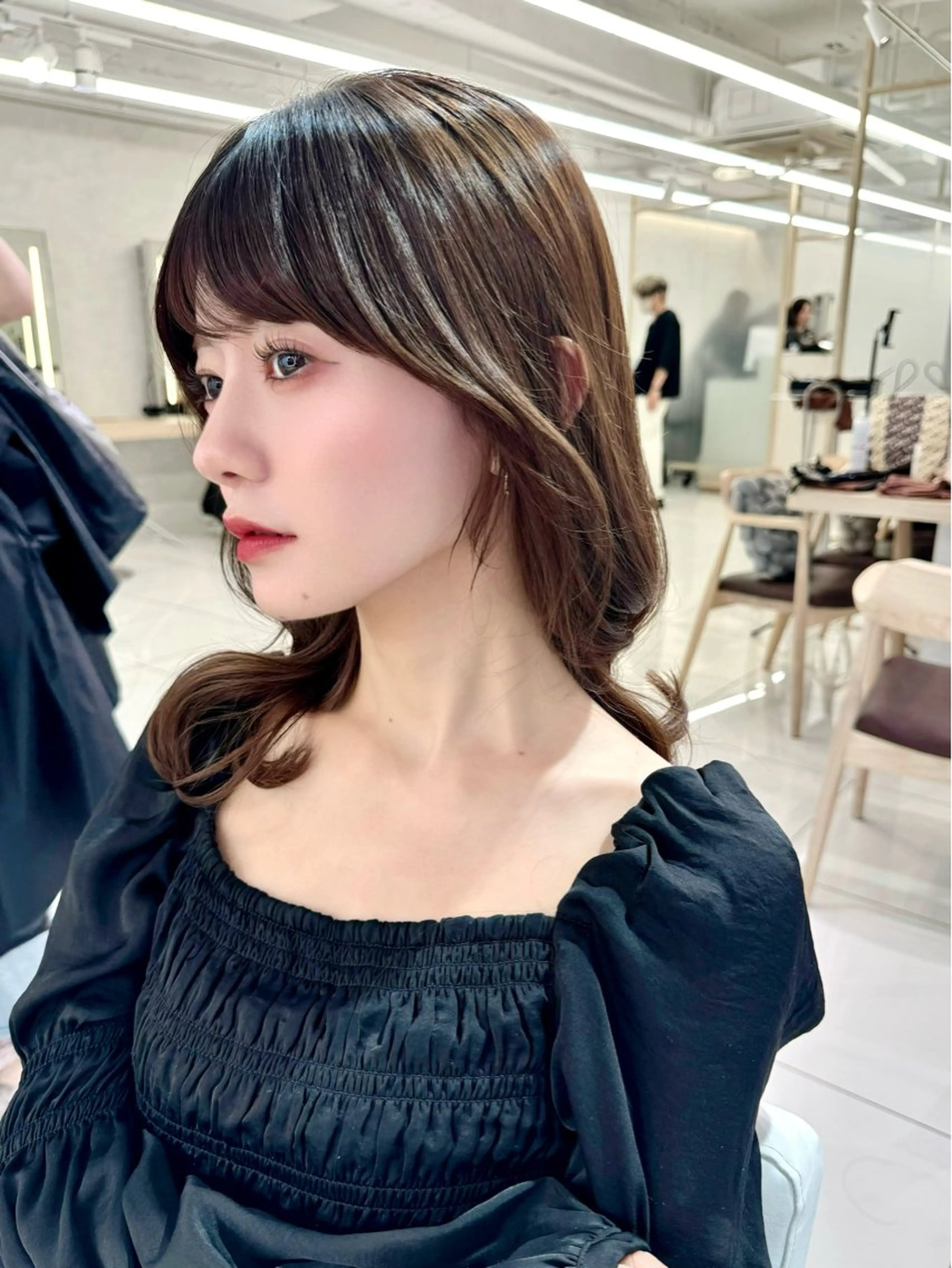 セミロング くびれヘア レイヤーカット 小顔カット 三鷹で1番ショート ボブをカットする新谷のヘアスタイル