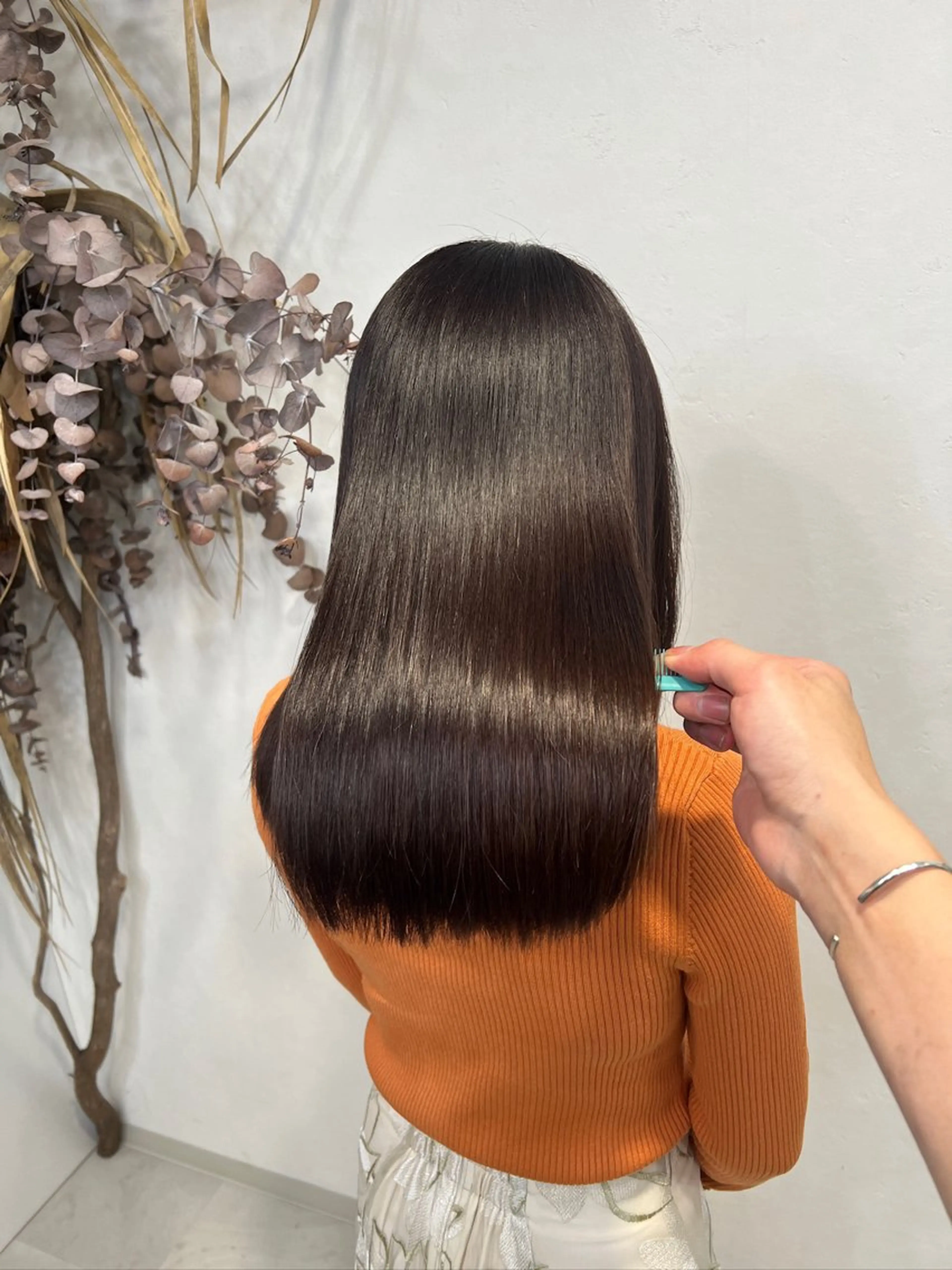 セミロング 光を纏うツヤ感ロング Natsuki🤍のヘアスタイル