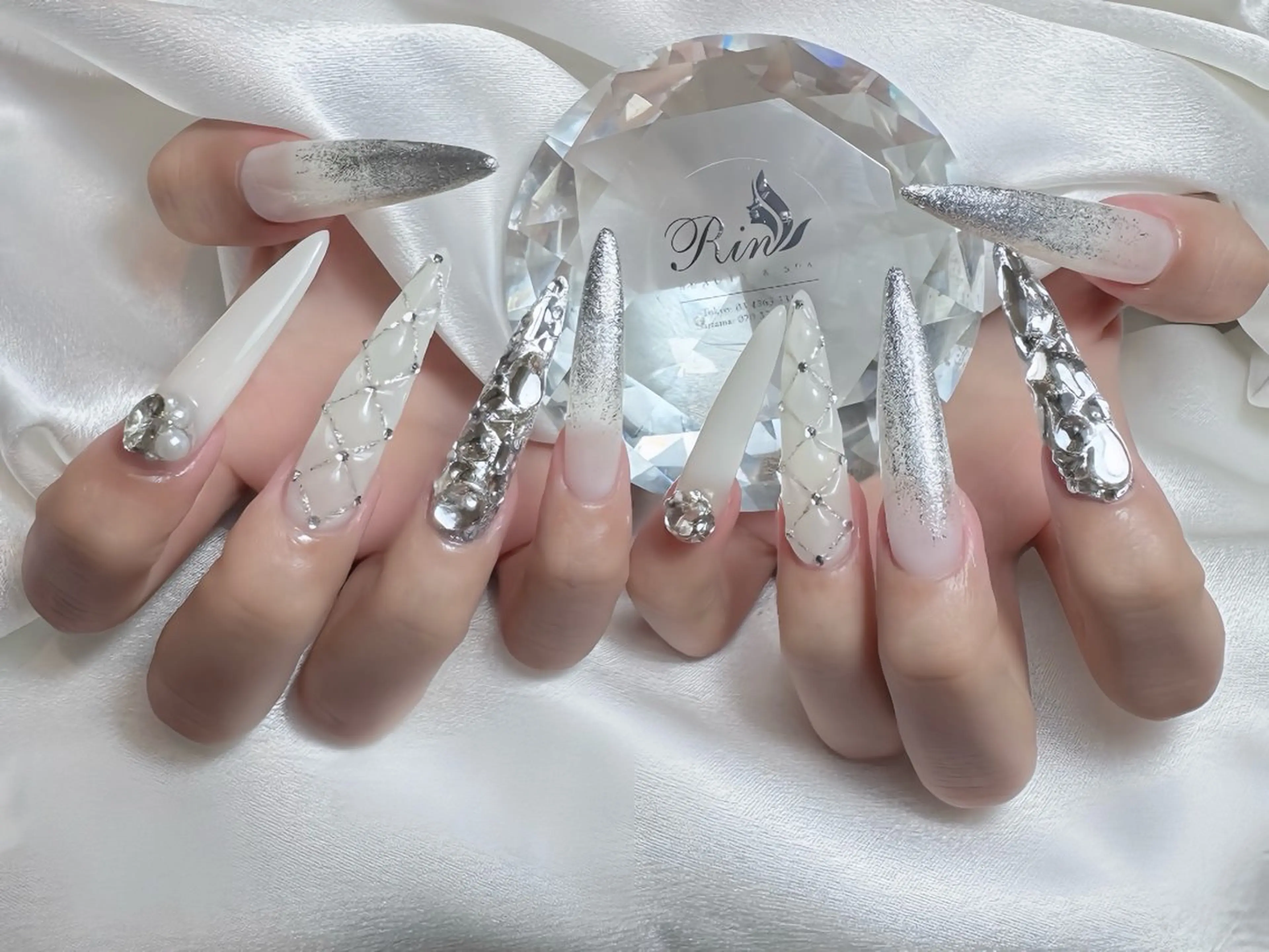 ネイル フレンチネイル ハート 韓国ネイル マグネットネイル マグネットフレンチ ハンドネイル Emi Studioのネイルデザイン