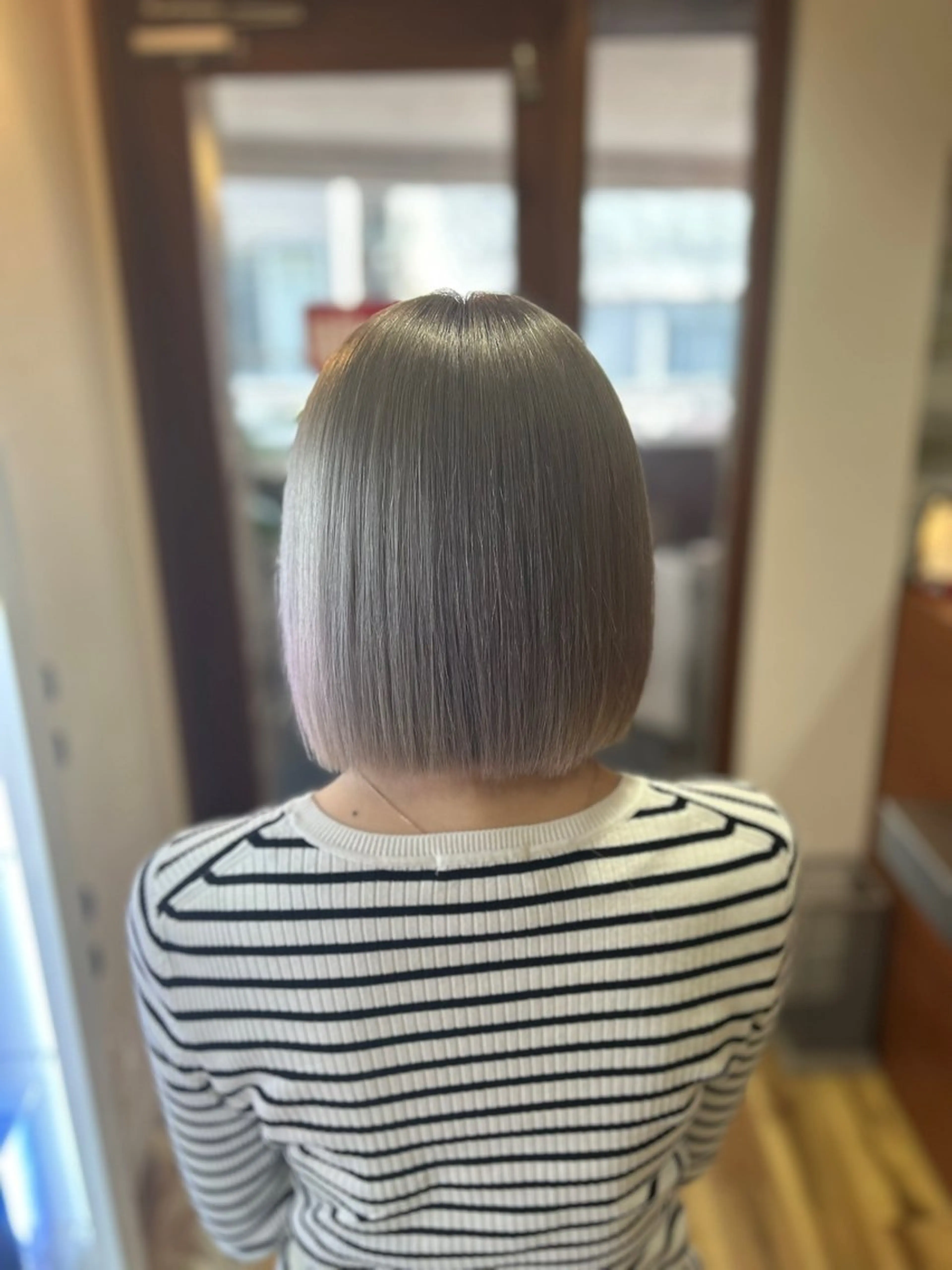 ショート カラー シルバー ボブ カット ヘアカラー 🎀たな 🧸のヘアスタイル