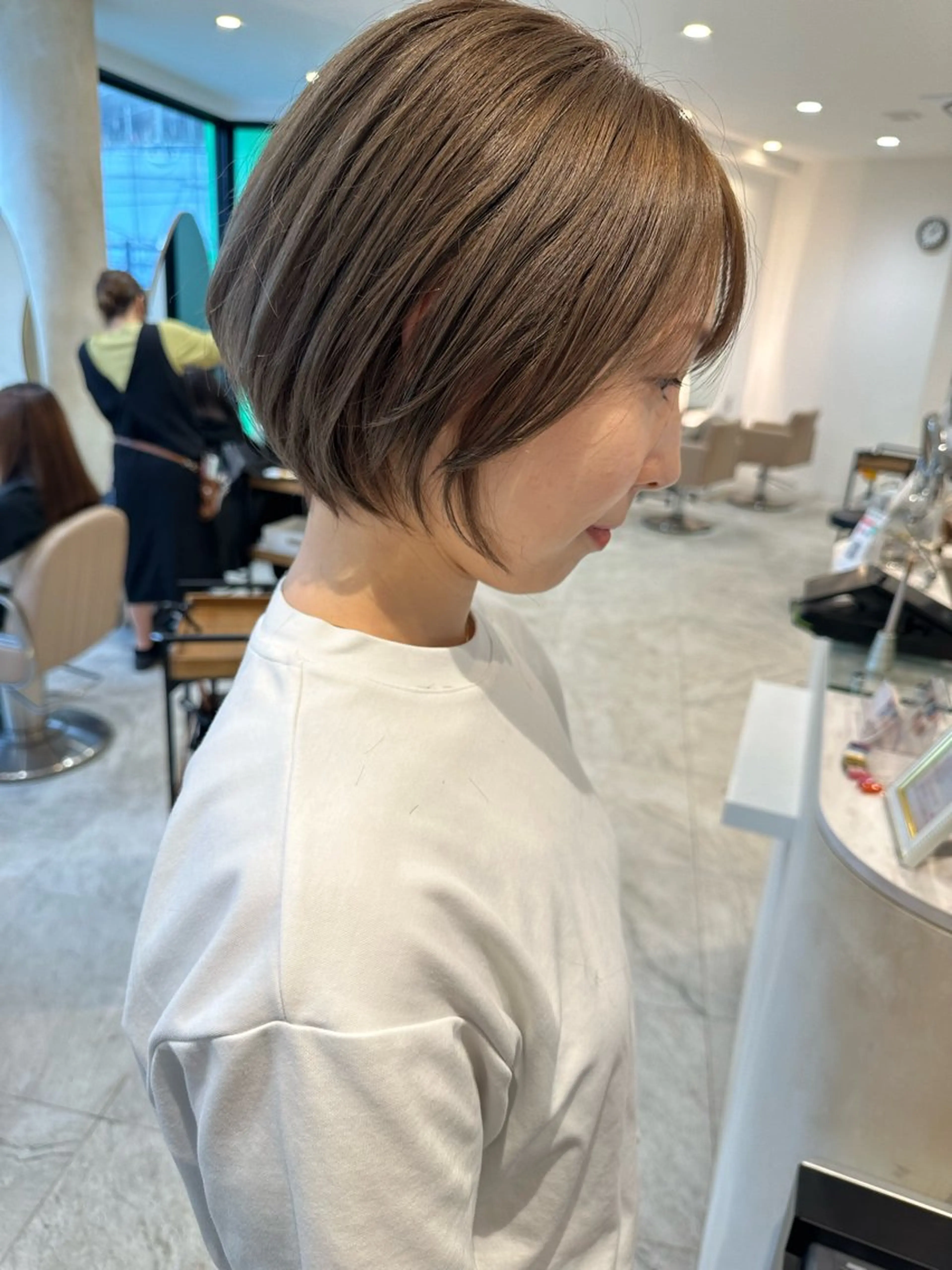 ショート カラー ショートボブ グレージュ ボブ ショートヘア カット ヘアカラー トリートメント ニシカワ ユズミのヘアスタイル