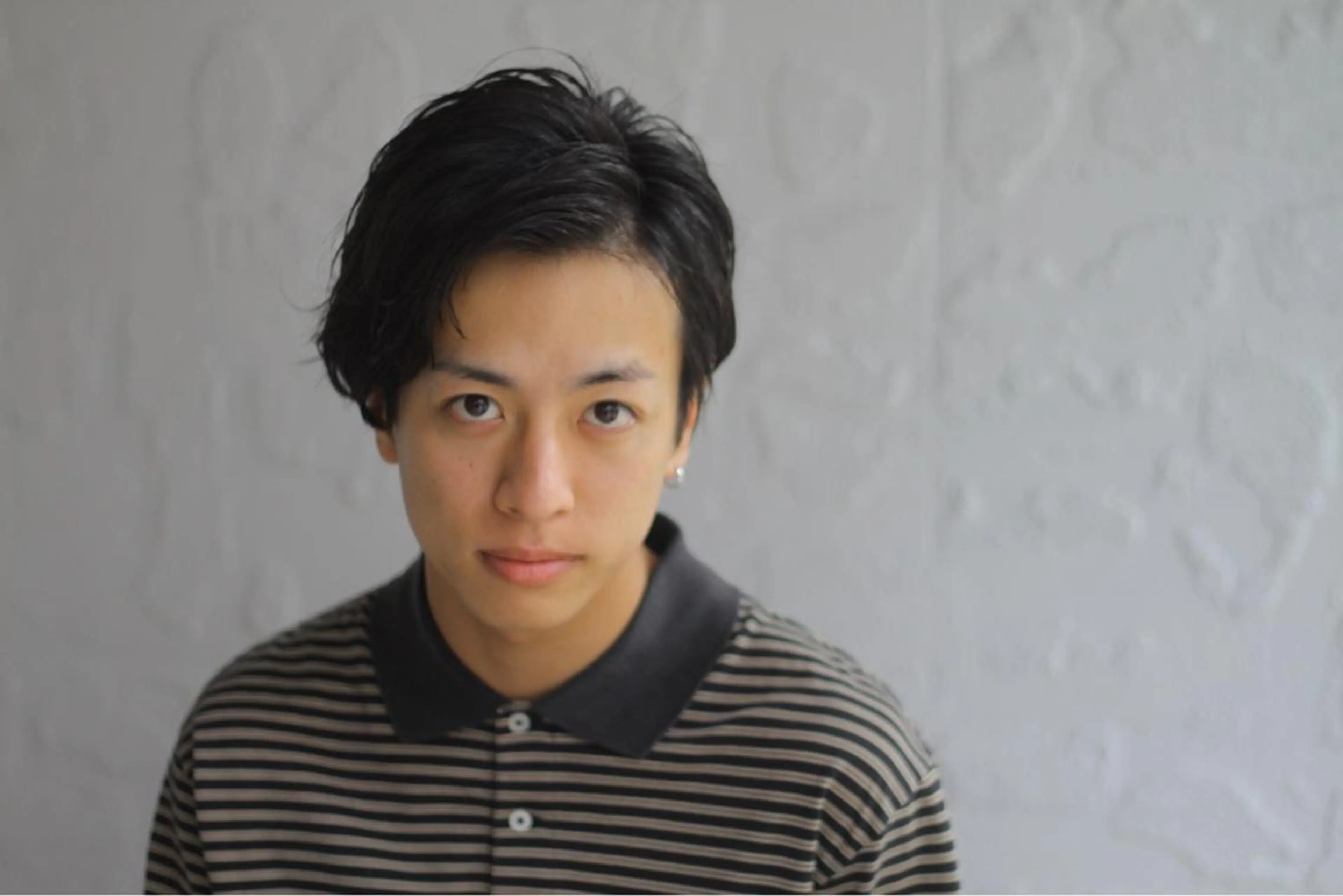 ショート メンズ かきあげバング メンズ眉毛ITSUK Iメンズ専門　新宿の眉毛・アイブロウイメージ