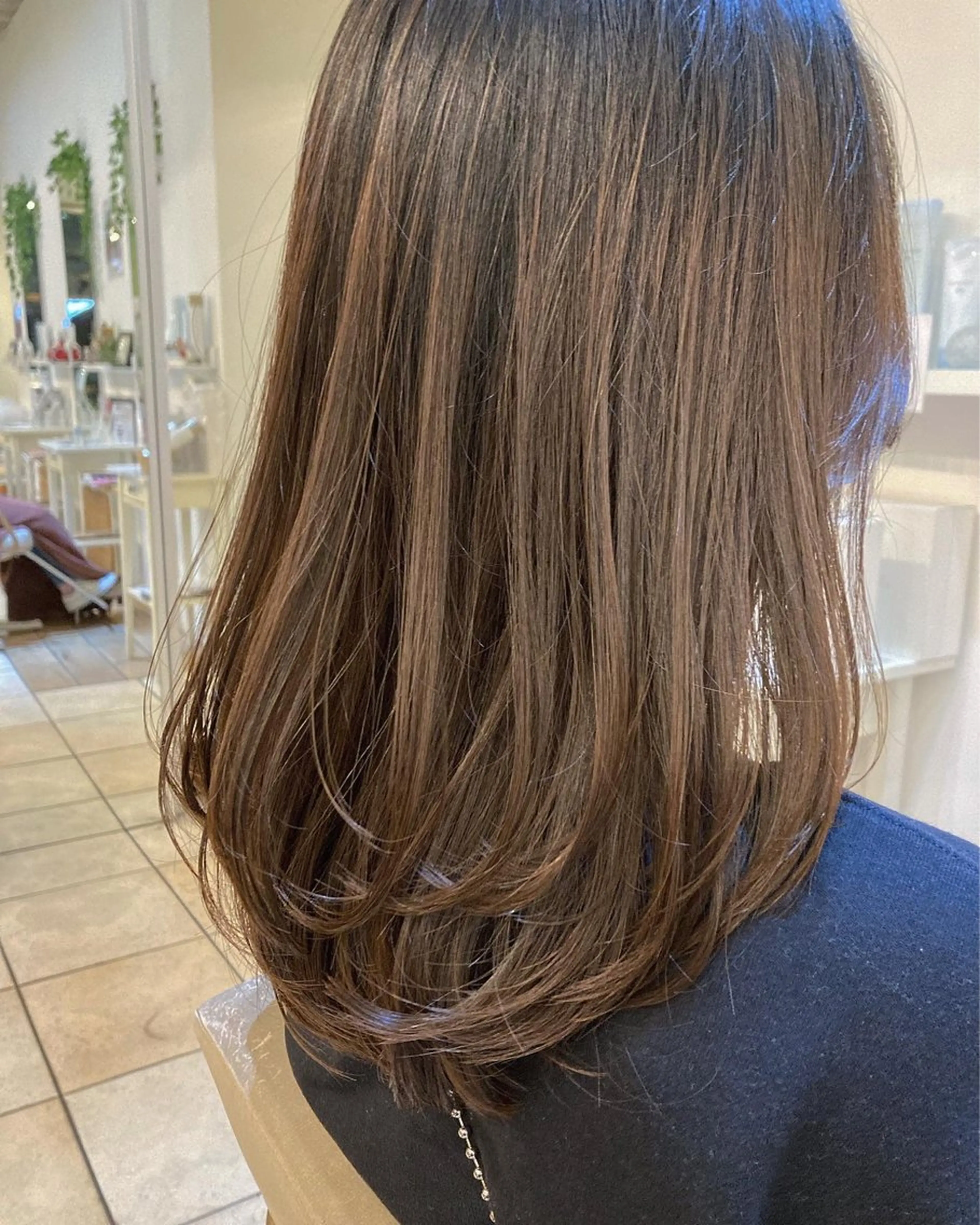 セミロング レイヤーカット ・ 美帆のヘアスタイル