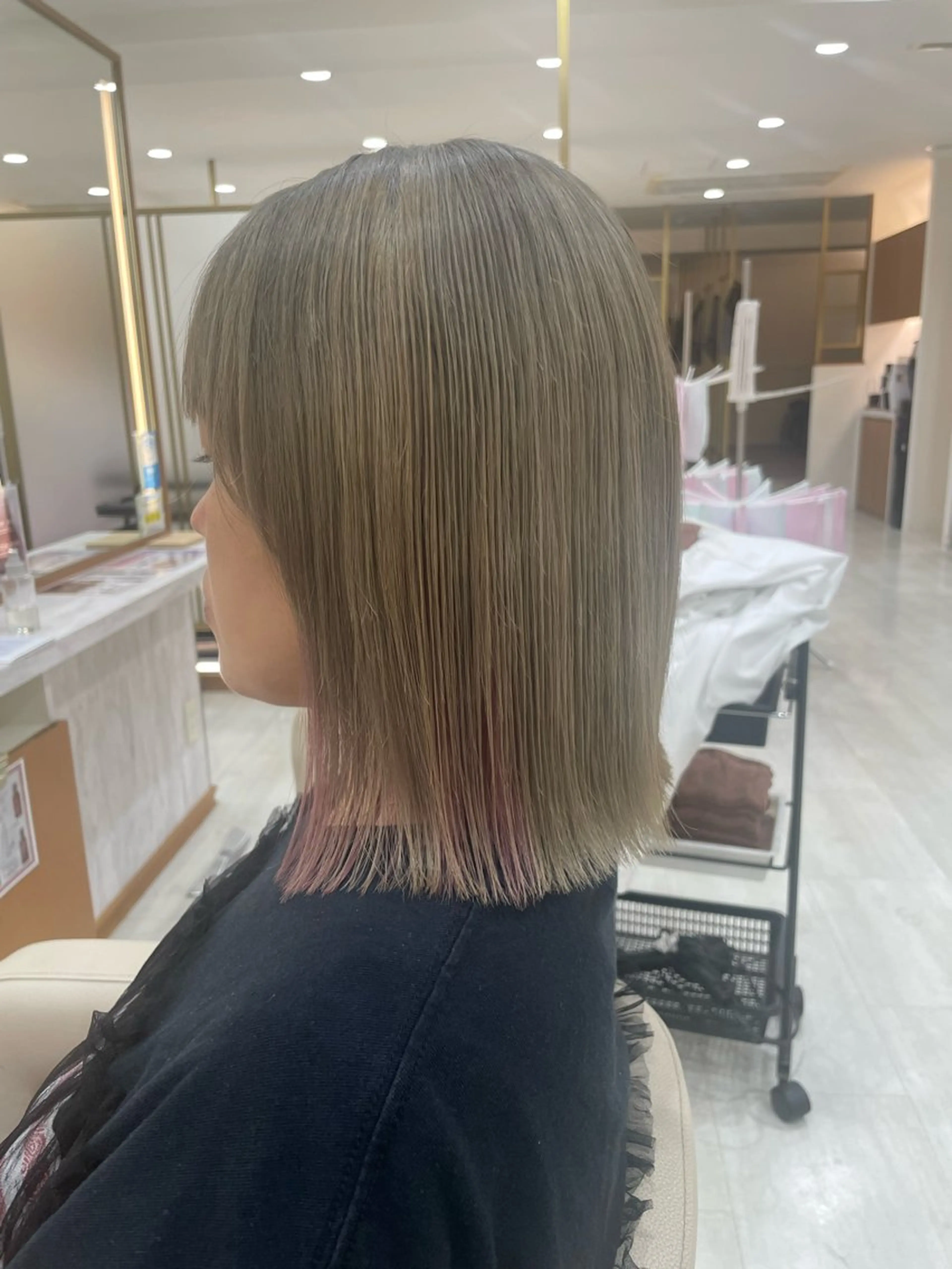 【✨営業中メニュー】インナーカラー（ブリーチ込み）＋全体カラー⭐️の写真