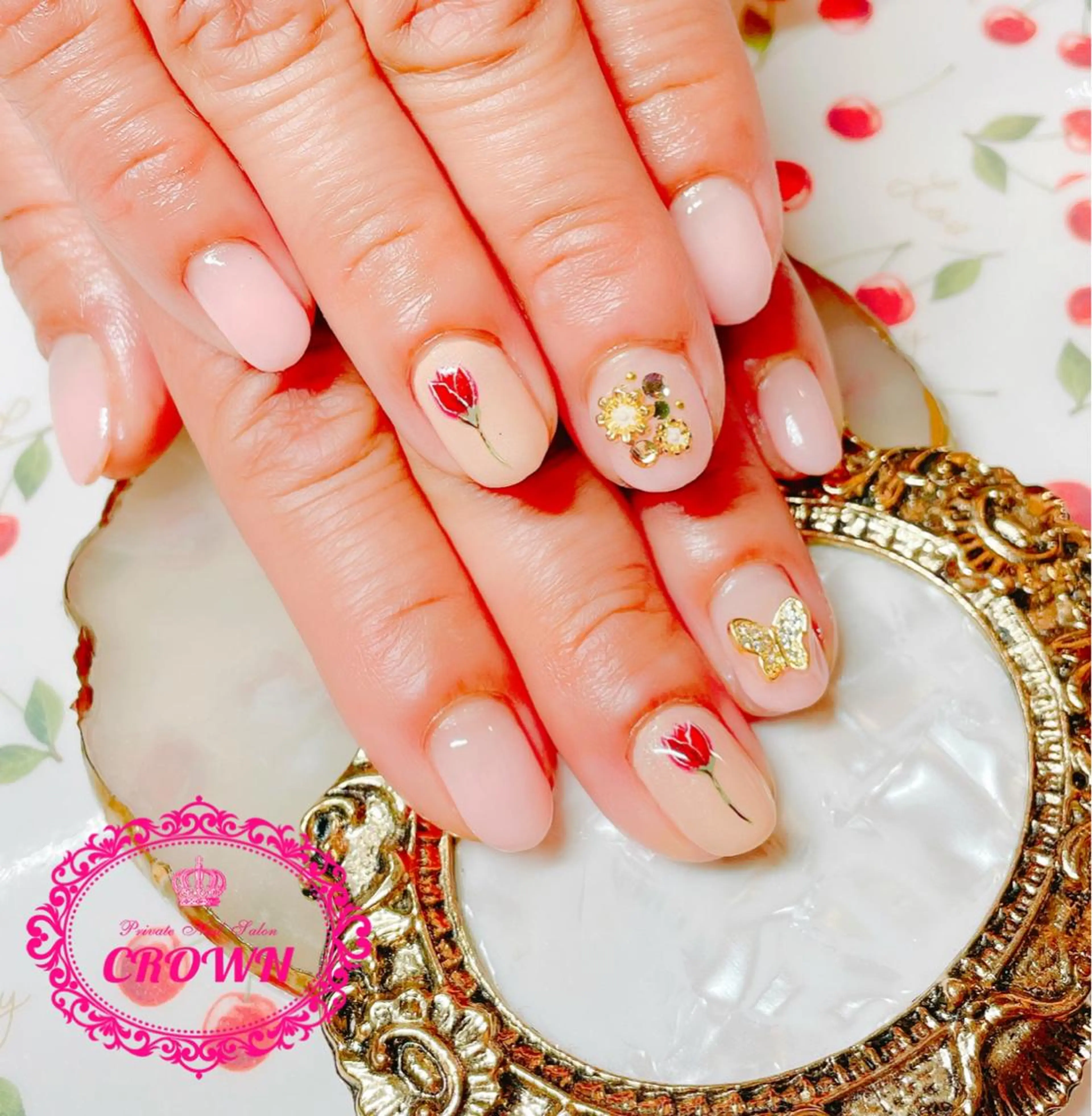 ネイル CROWN プライベートサロンのネイルデザイン