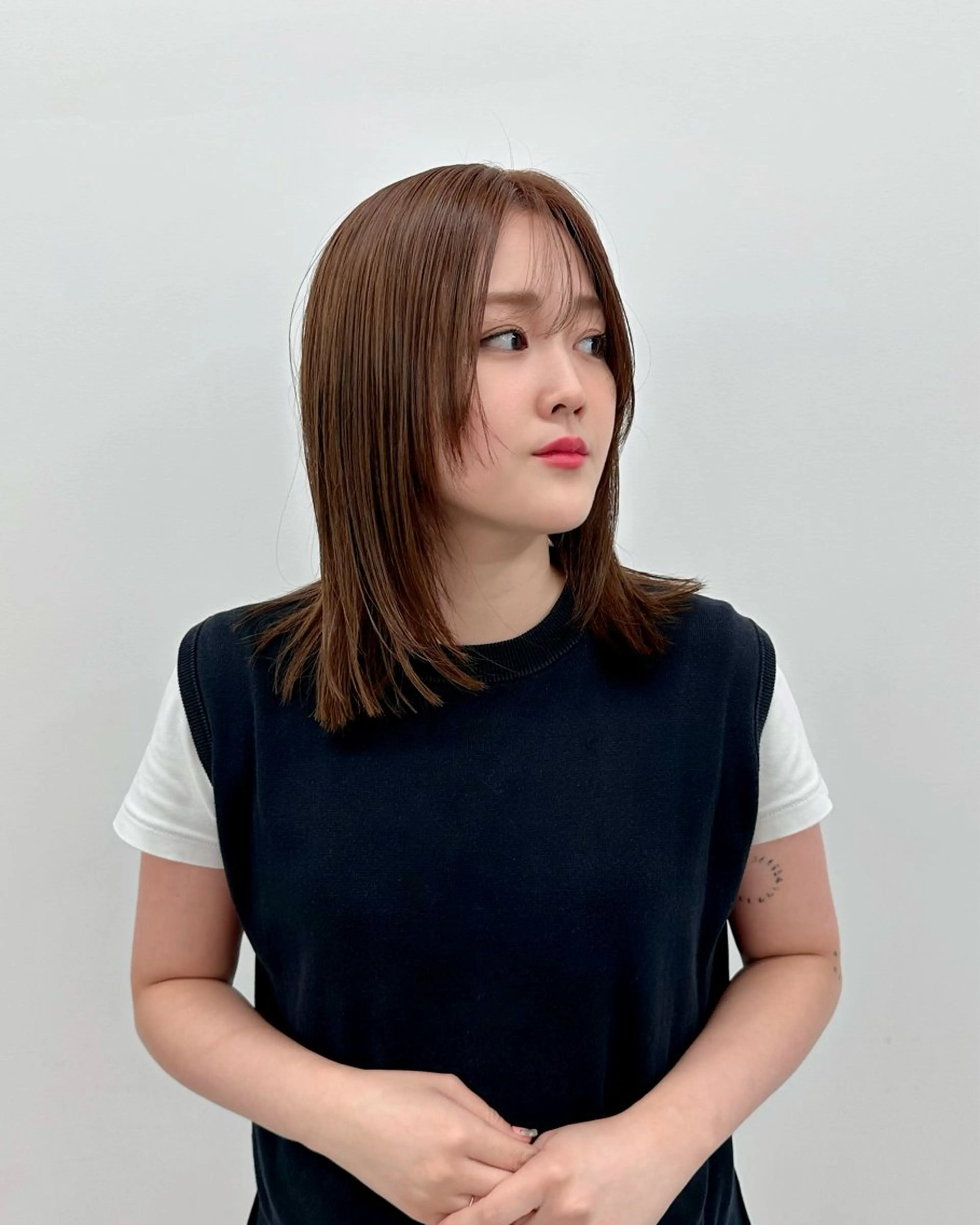 ミディアム カット ヘアカラー トリートメント ブリーチなし/レイヤ ー特化🌈Tommyのヘアスタイル