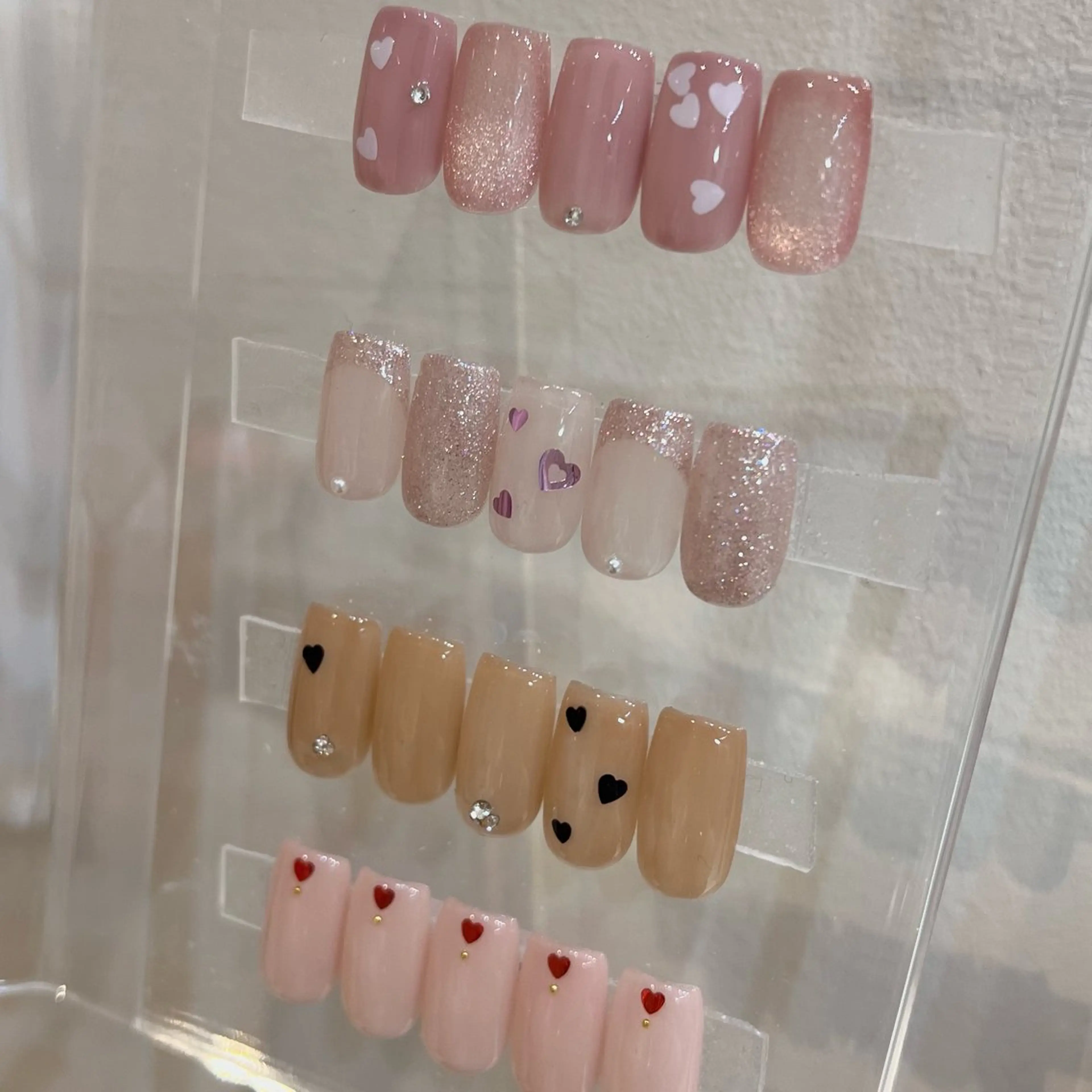 ネイル ハート ハンドネイル 🎀チーク/ちゅるん 🫧chisa🎀のネイルデザイン