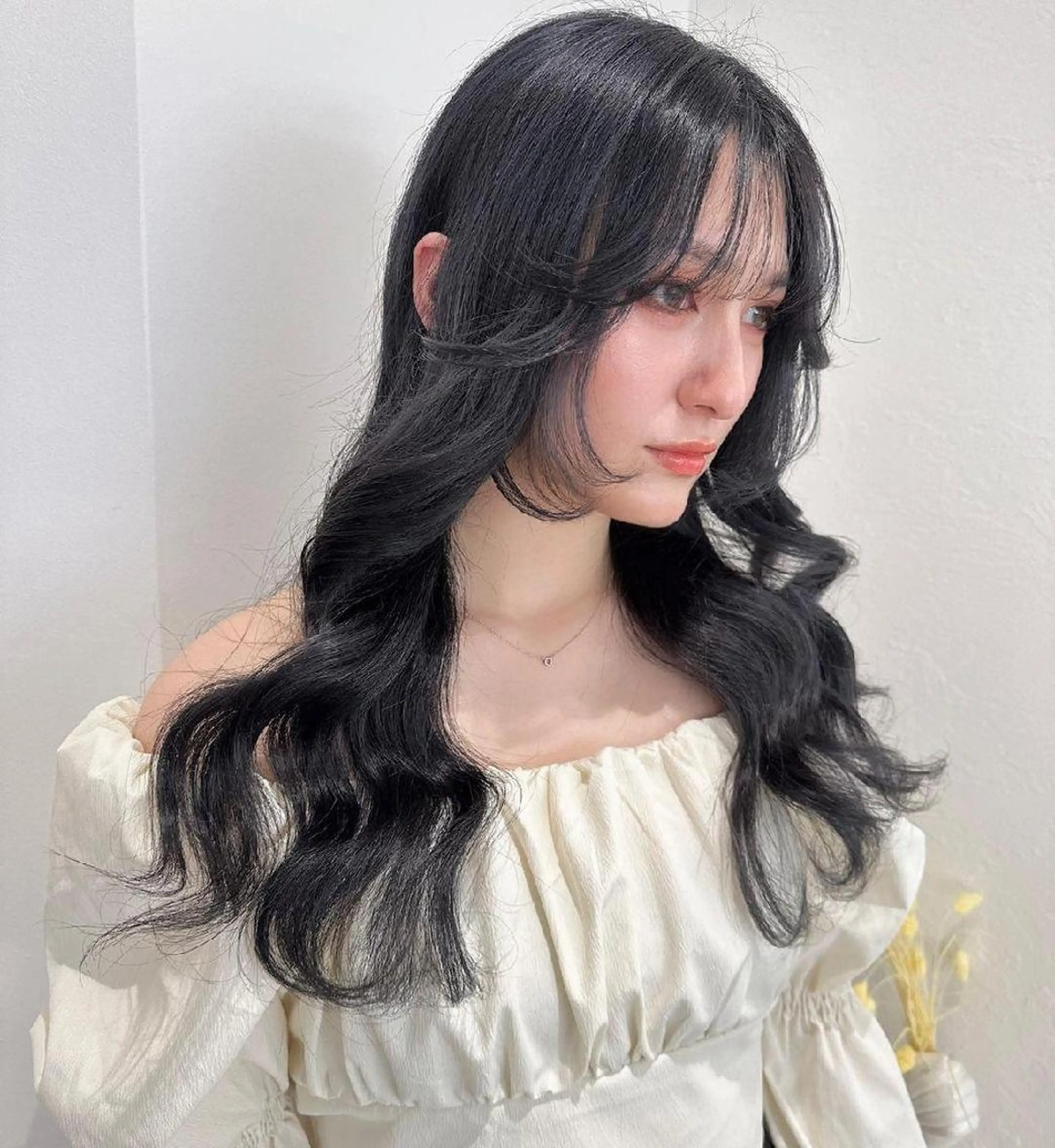 ロング カラー 黒髪 ブリーチ ブルーカラー ブルーブラック 透明感カラー ORIKA 美容室のヘアスタイル