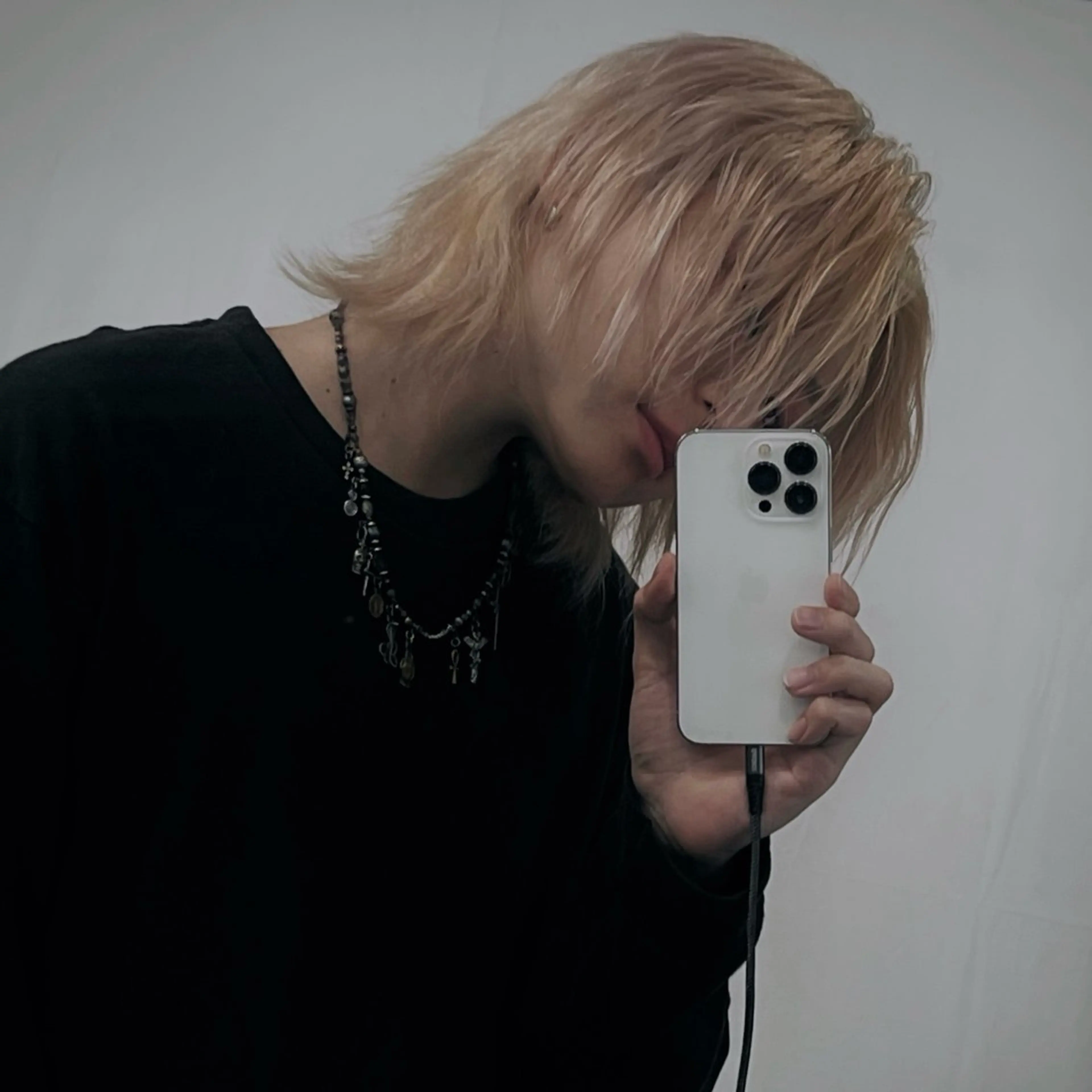 セミロング メンズ メンズハイトーン カット ヘアカラー メンズカット特化🐺 メンズウルフ/置塩祥のヘアスタイル