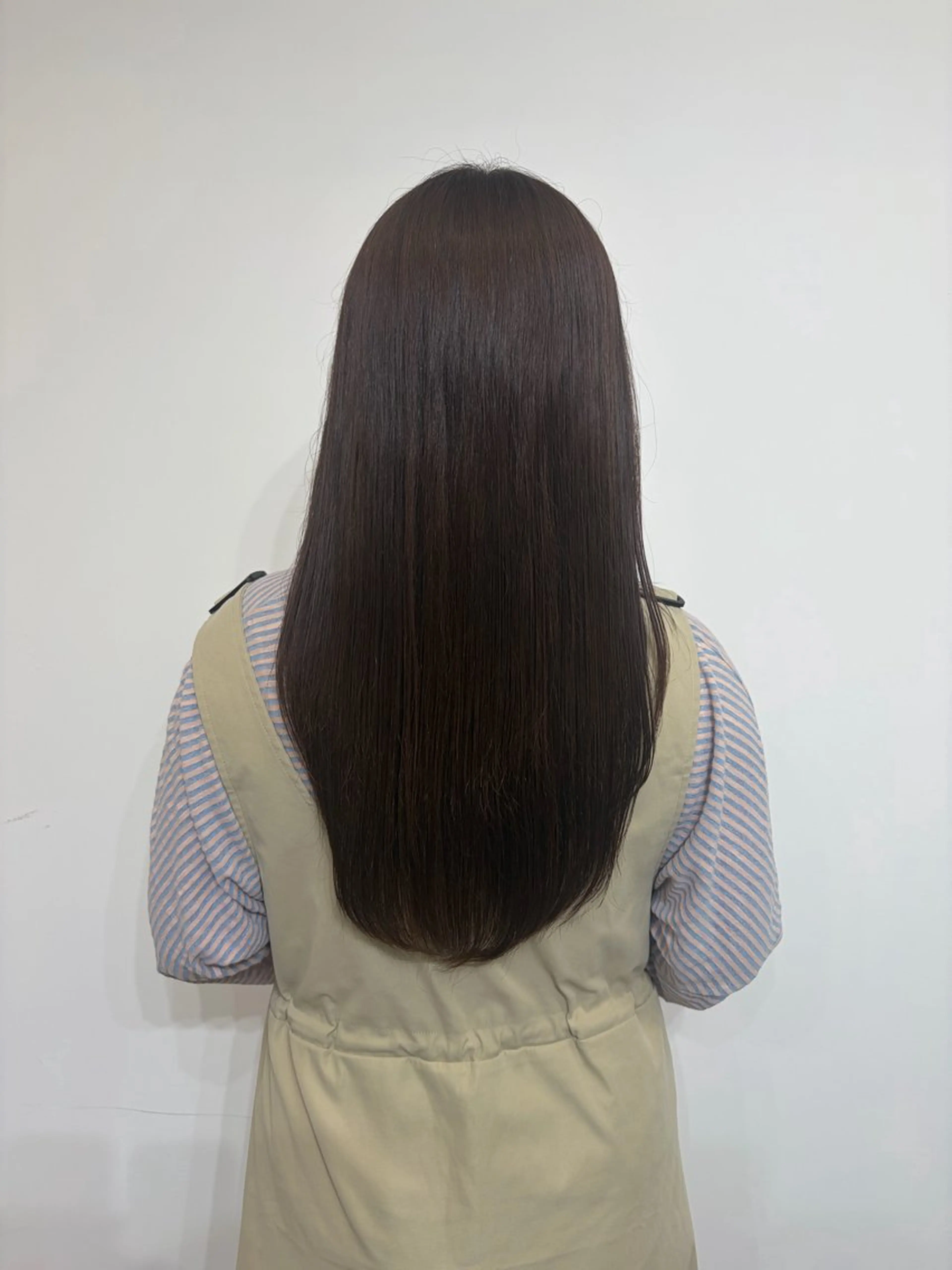 カラー ブラウンカラー ショコラブラウン カット ヘアカラー トリートメント LOA Riaのヘアスタイル