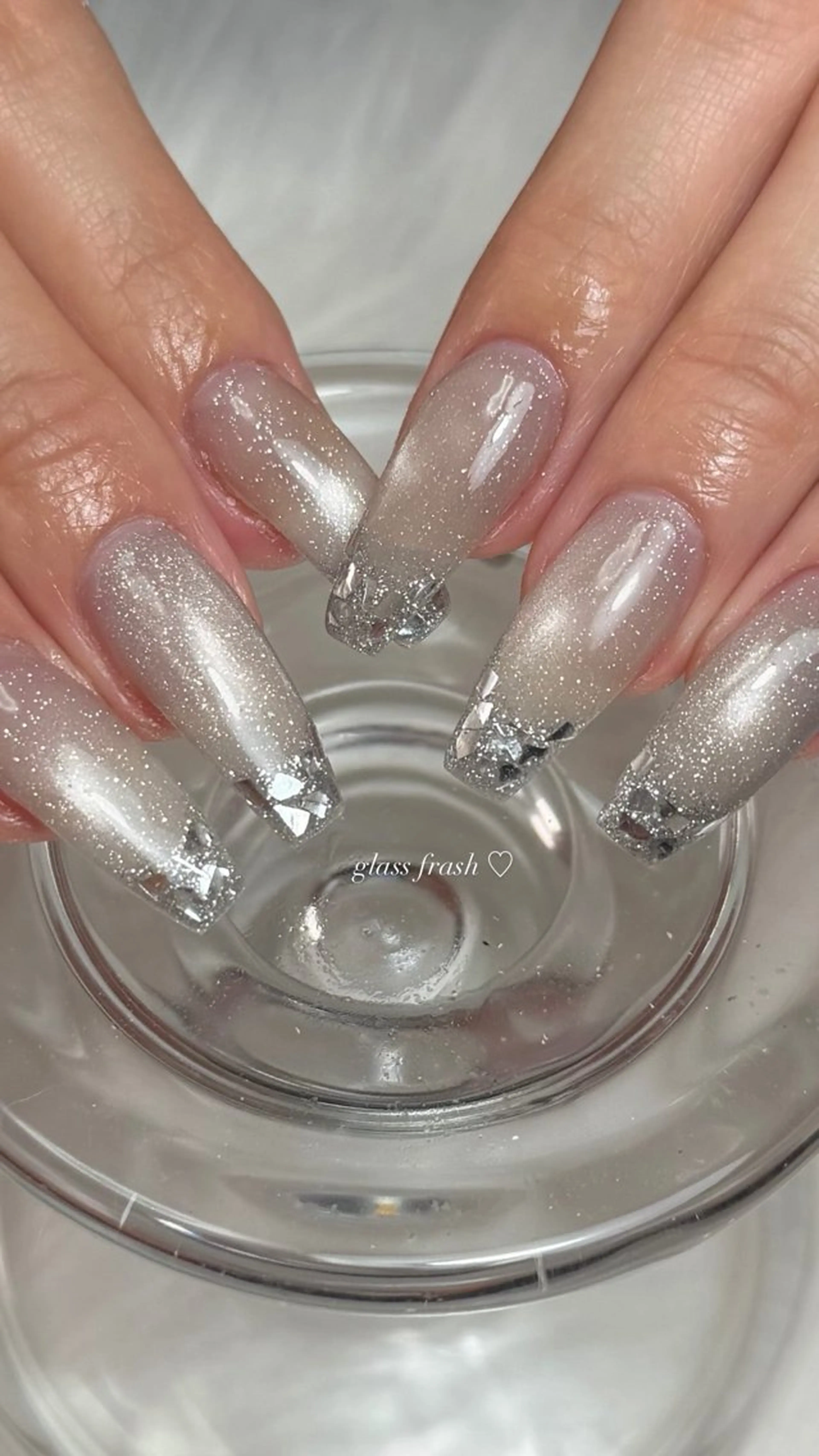 ネイル フレンチネイル ガラスフレンチ ハンドネイル n. nailのネイルデザイン