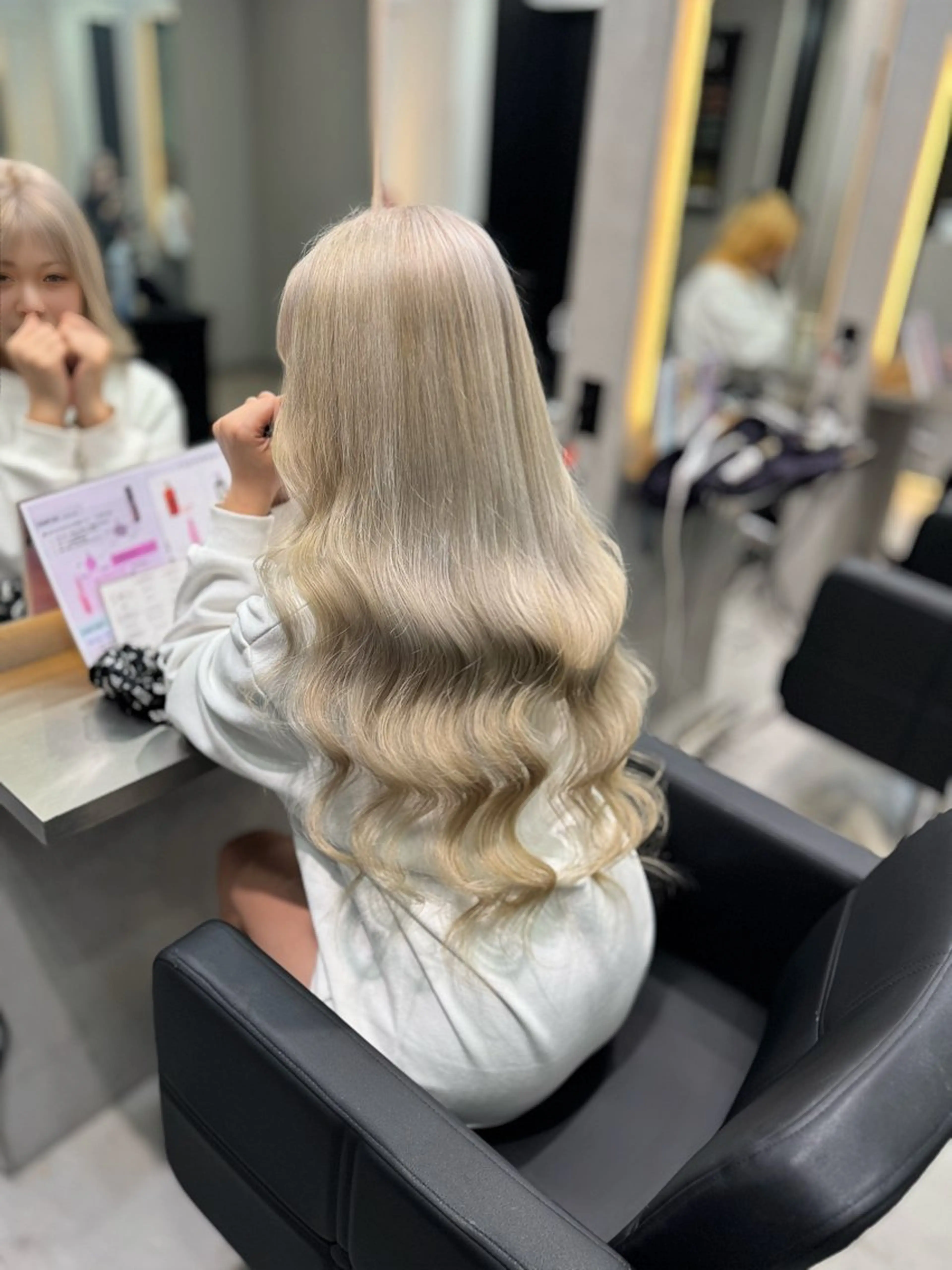 ロング カラー ヘアカラー ギャルの女神/ Shionのヘアスタイル