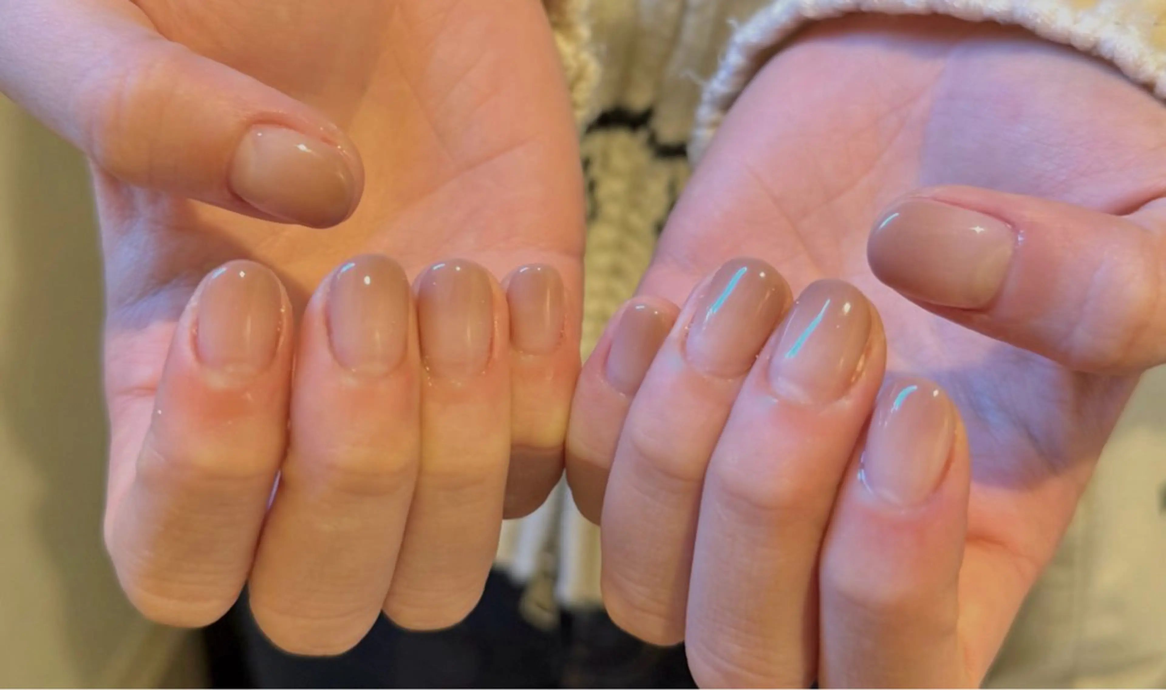 ネイル ブラウン グラデーション シンプルネイル Elle. HINATAのネイルデザイン