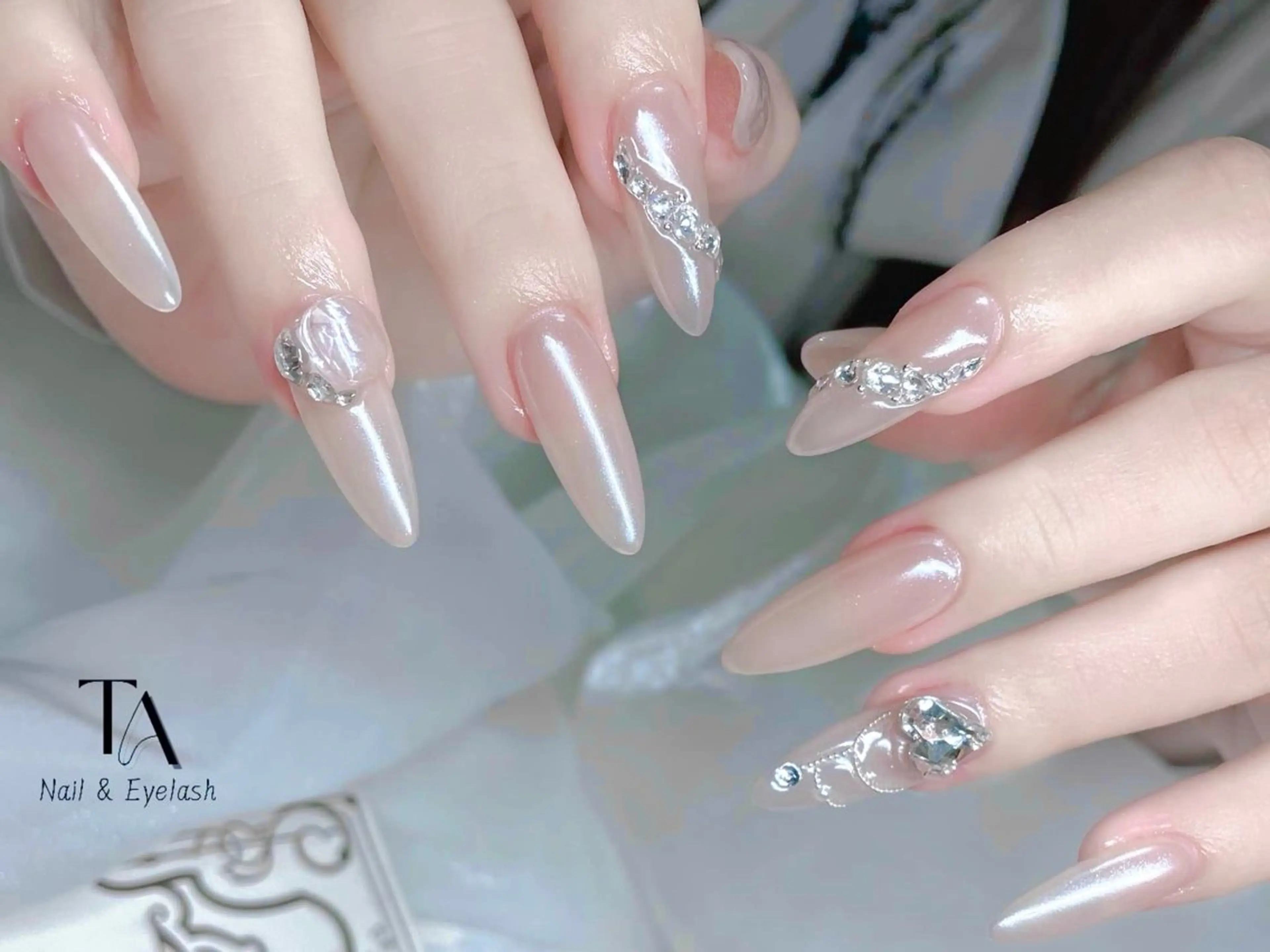 ネイル Mira Nail Studioのネイルデザイン