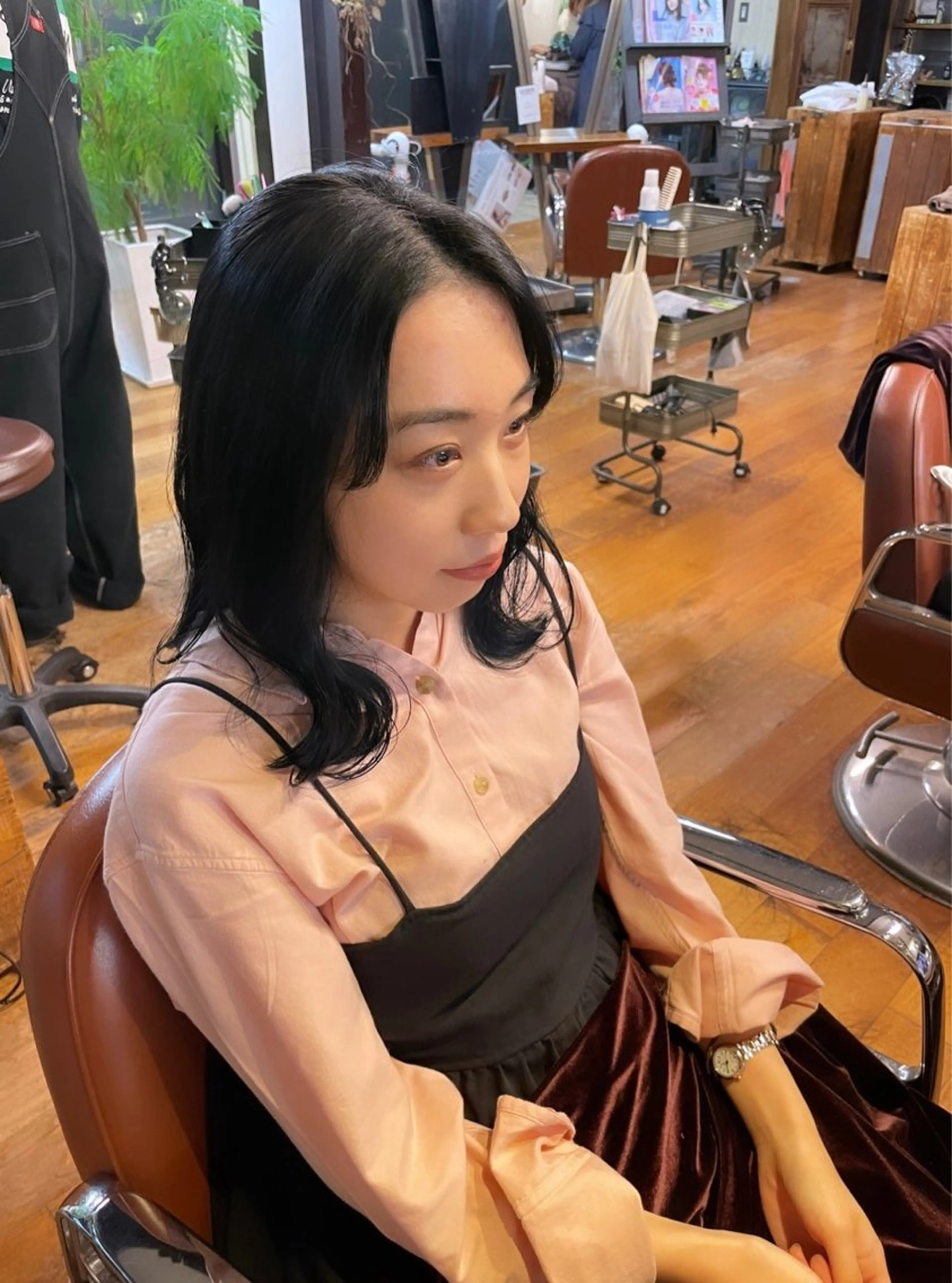 ミディアム カラー 黒髪 トリートメント ayaka |トレンドヘアのヘアスタイル