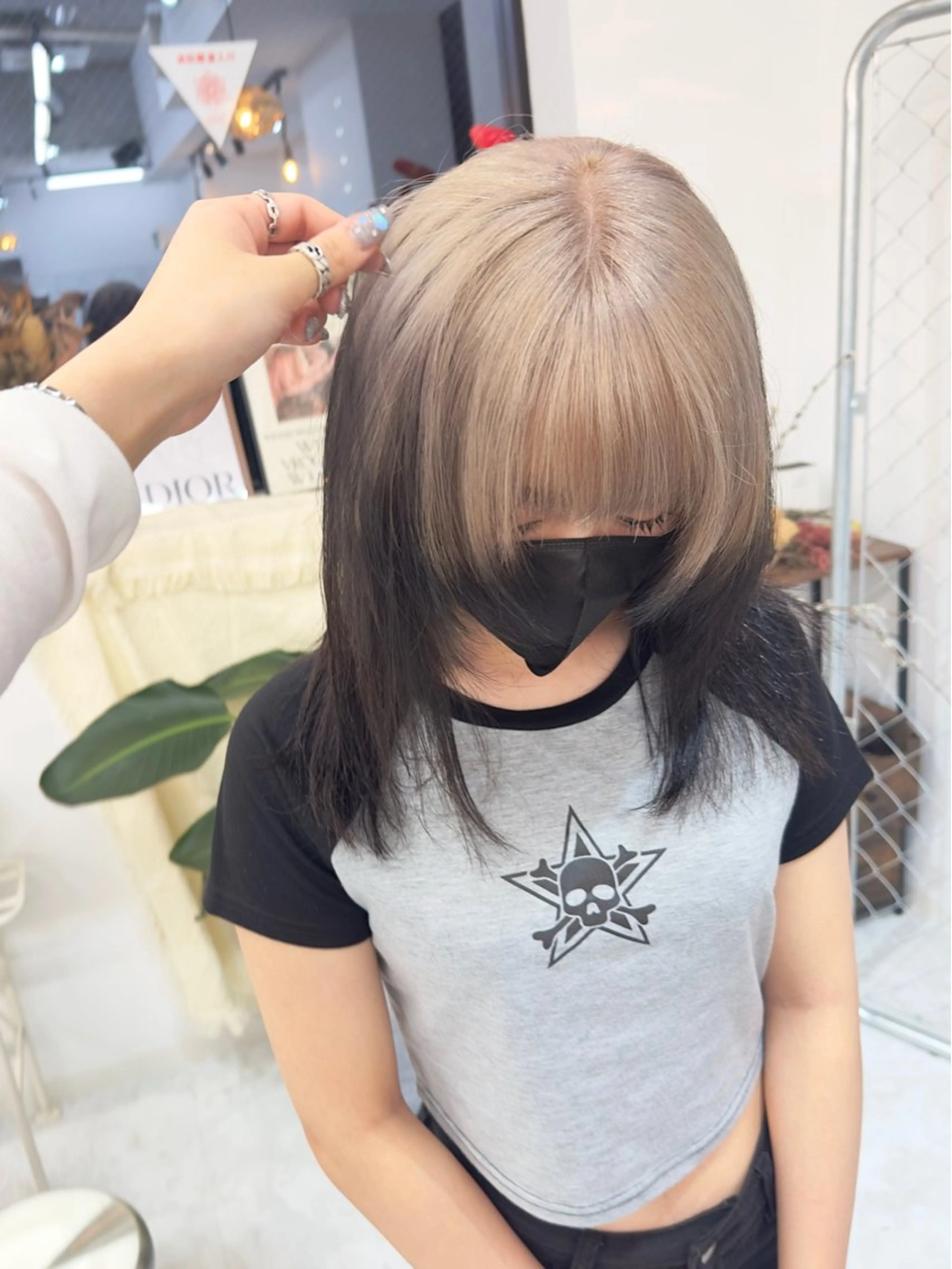 セミロング ヘアカラー トリートメント 🤍ムラ修正ブリーチ 🤍原宿/YUUのヘアスタイル