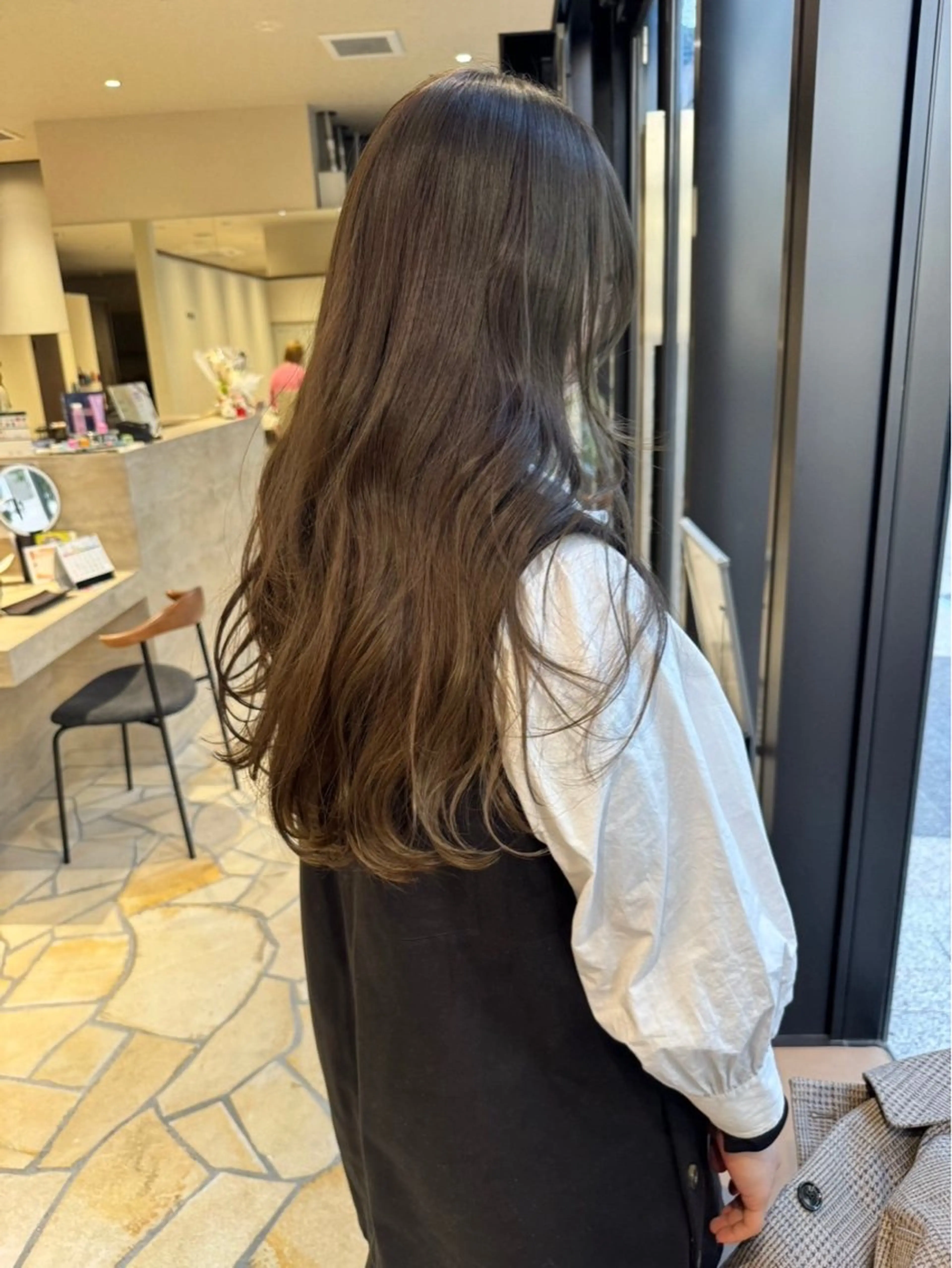 セミロング カラー 吉原 星稀のヘアスタイル