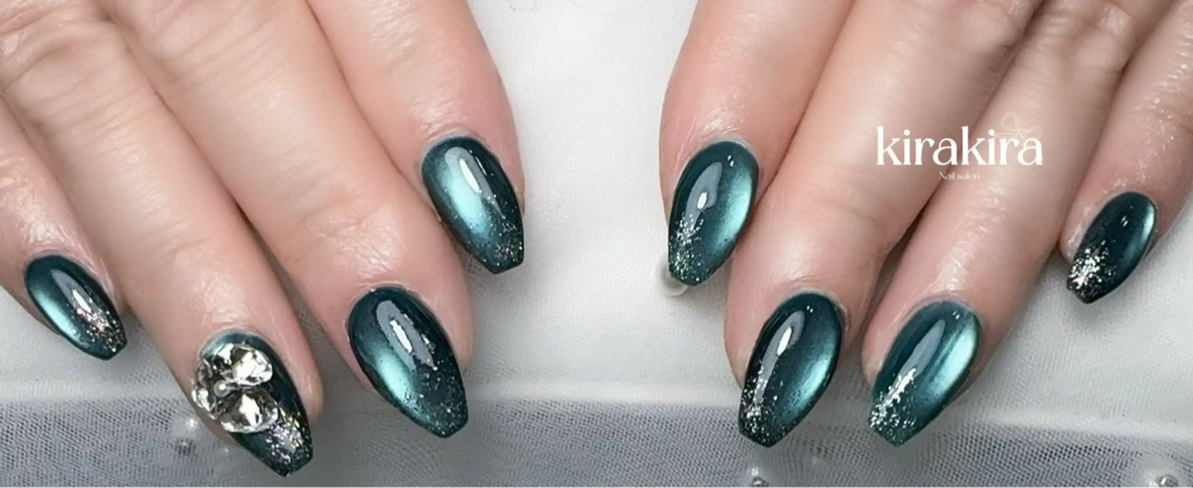 ネイル フットネイル グラデーション キラキラネイル シンプルネイル 冬ネイル Kirakira Nail salonのネイルデザイン