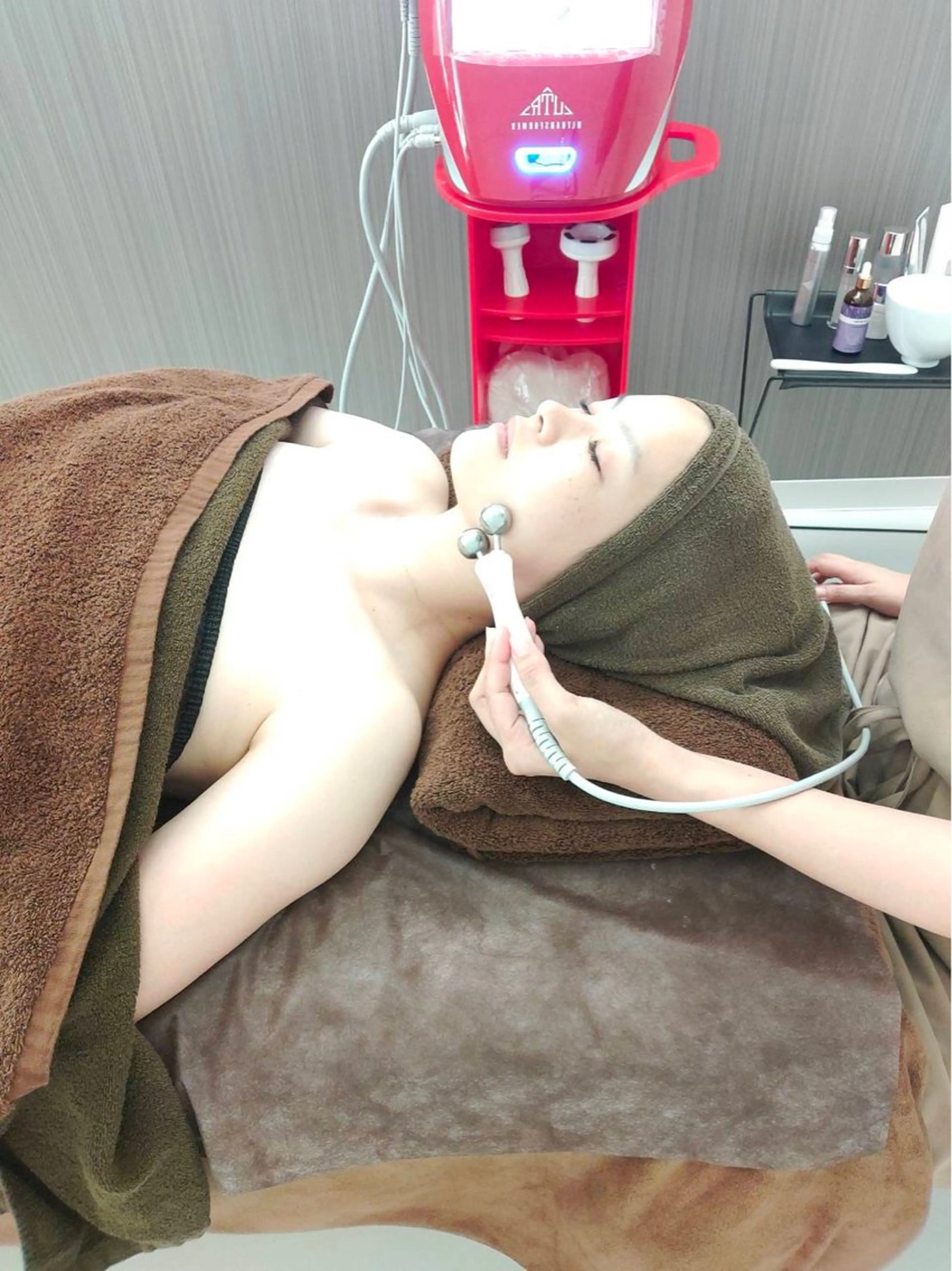 リフトアップフェイシャルコースの写真