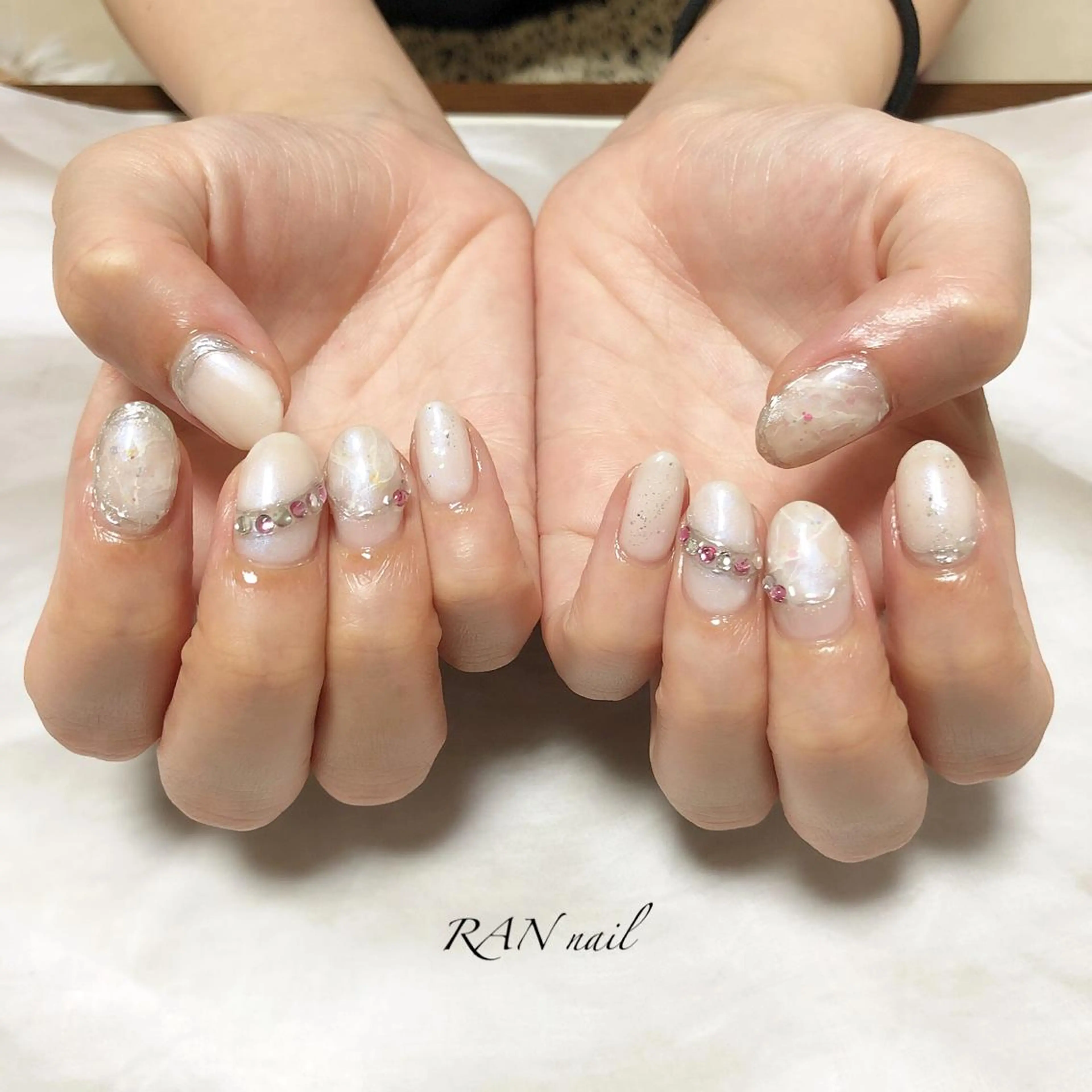 ネイル フットネイル ミラーネイル オフィスネイル シルバー 春ネイル ハンドネイル フットネイル RAN nailのネイルデザイン