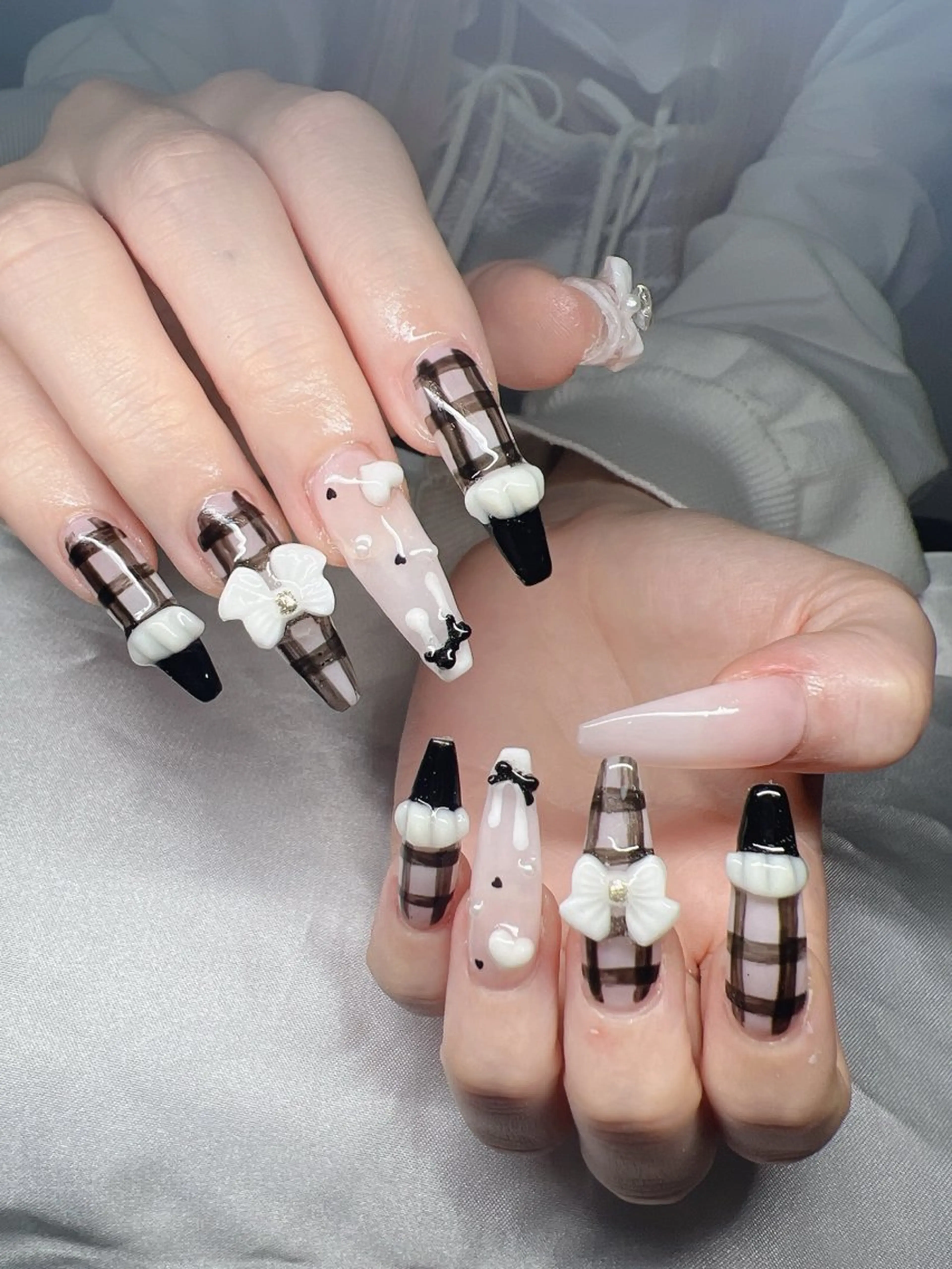ネイル 長さ出し グラデーション 卒業式 キラキラネイル マグネットネイル Lee Nailsのネイルデザイン