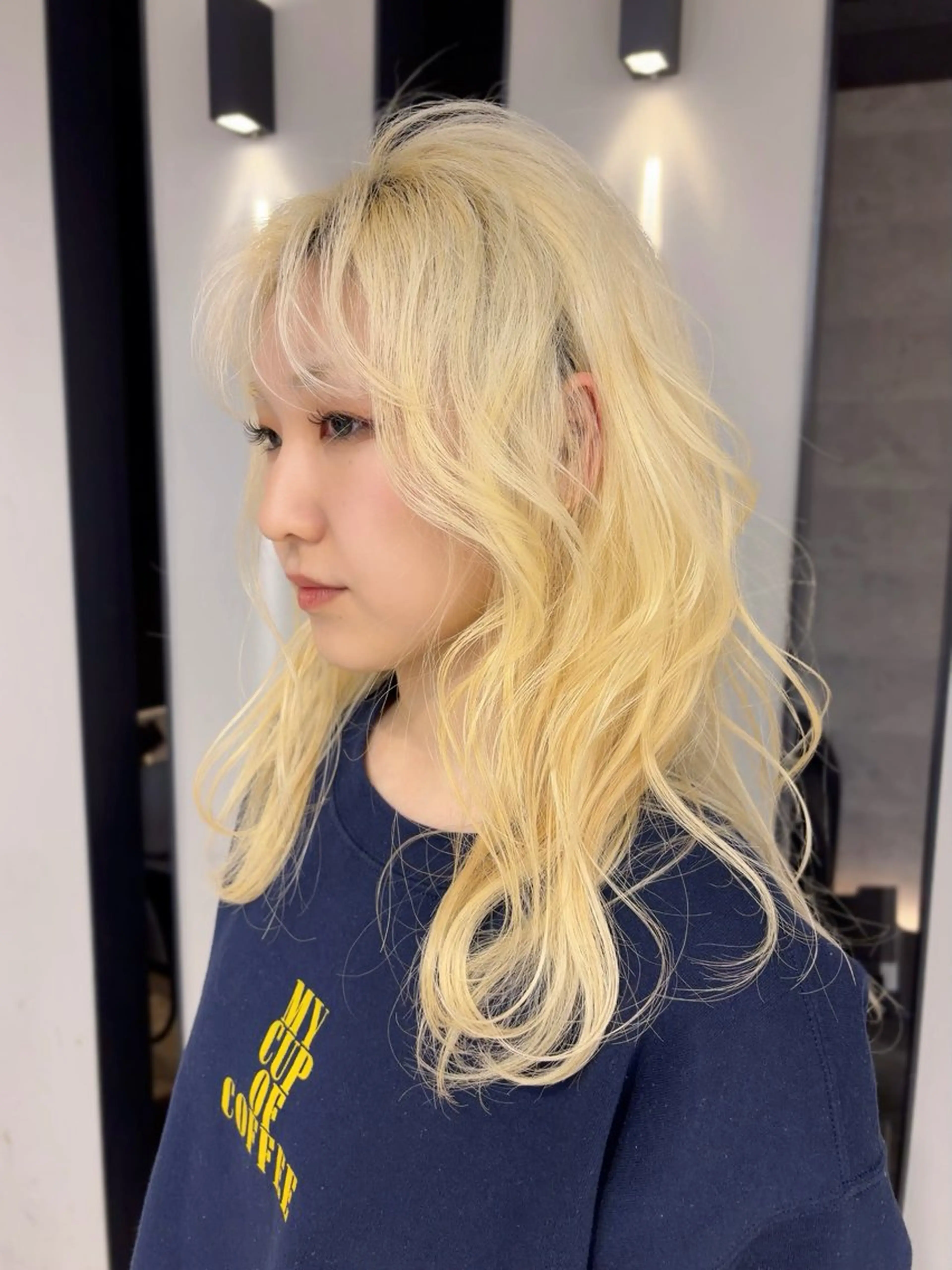 ロング カラー パーマ ヘアアレンジ 抜きっぱなしブロンド ブロンド ヘアカラー ハイトーンモデル募集 / Ayaka🎀のヘアスタイル