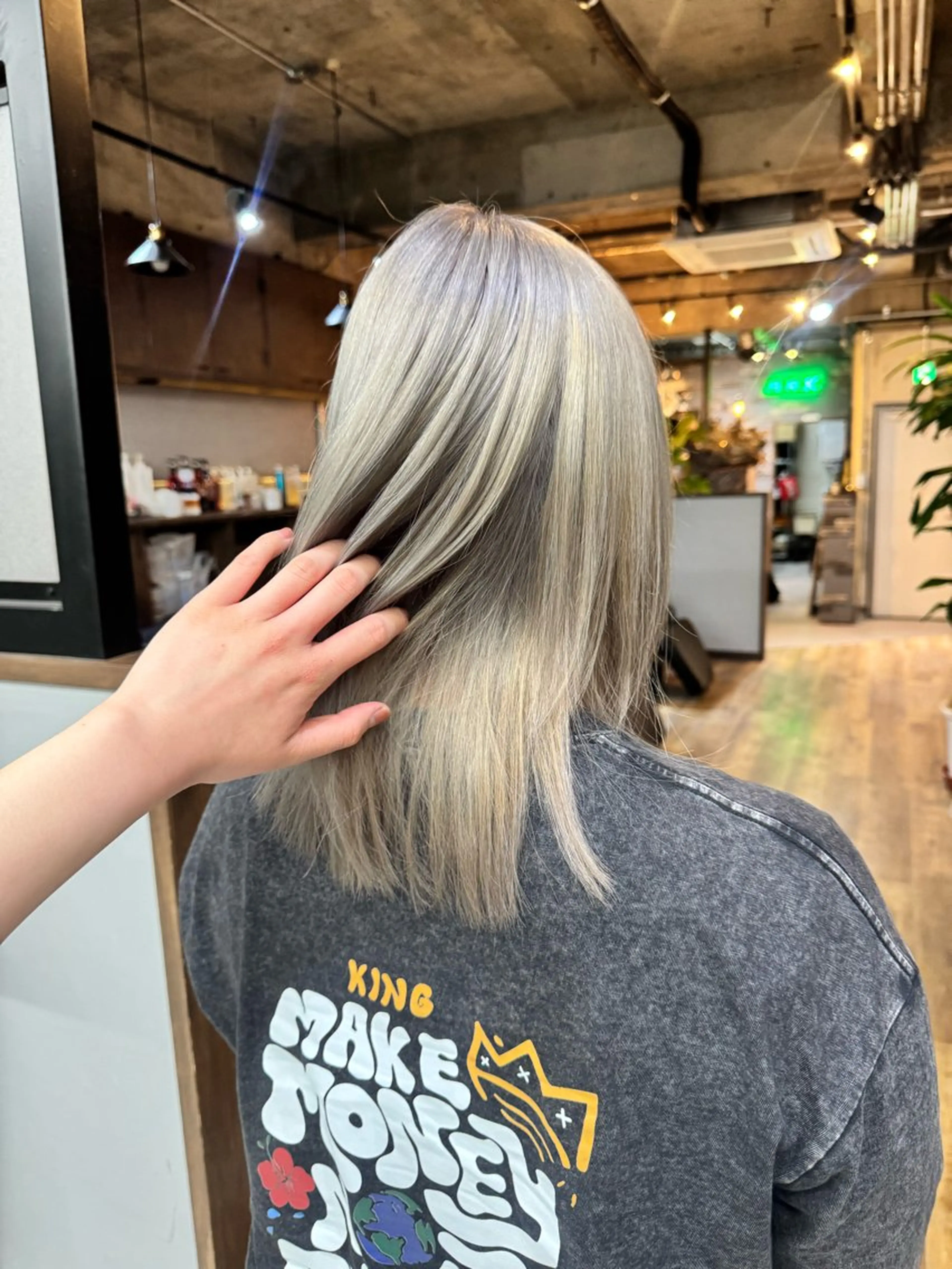 カラー ヘアカラー 河野 朱里のヘアスタイル