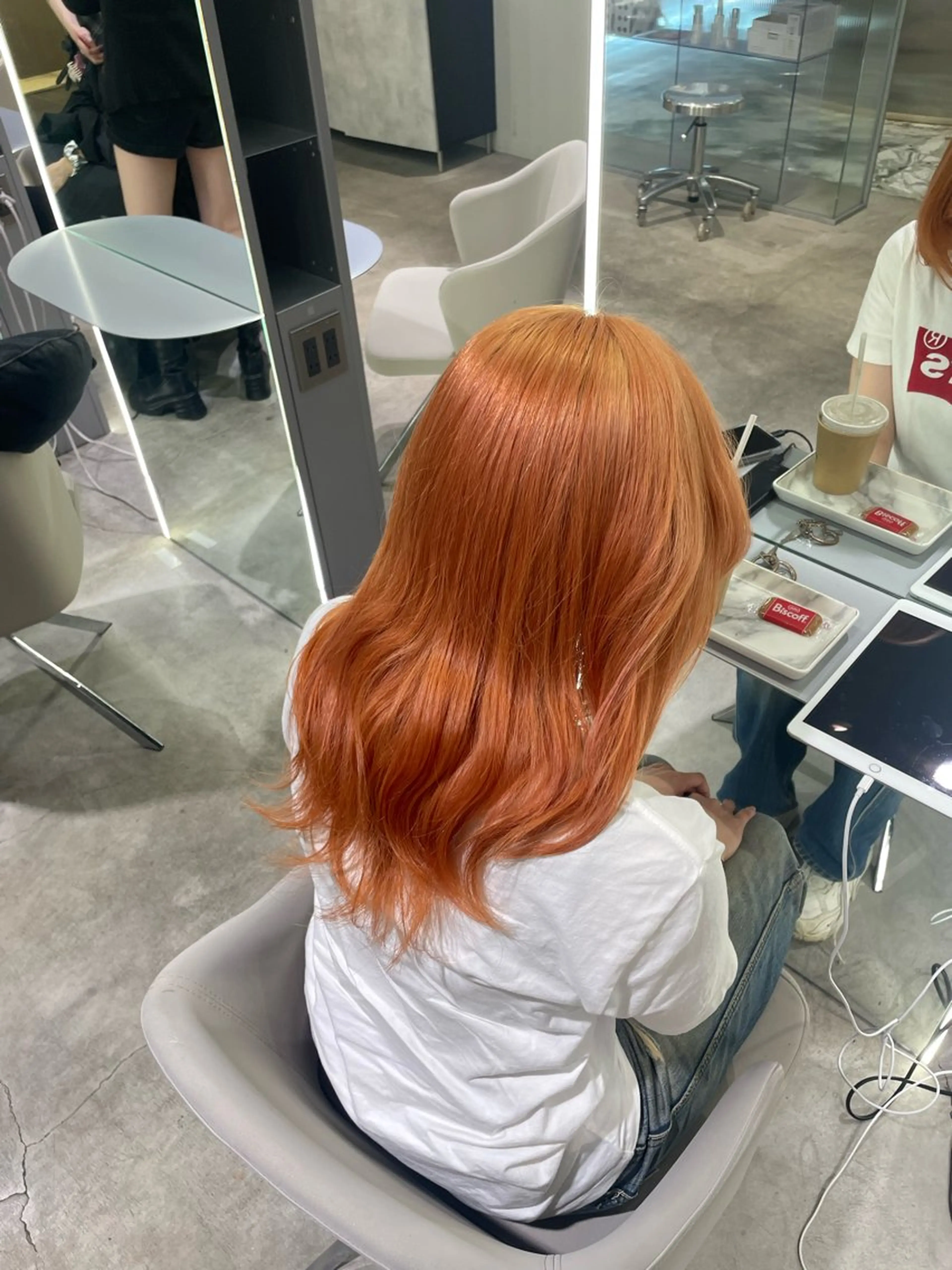 カラー ブリーチ オレンジ ハイトーン💖/ ✨️モテ艶カラー💎のヘアスタイル