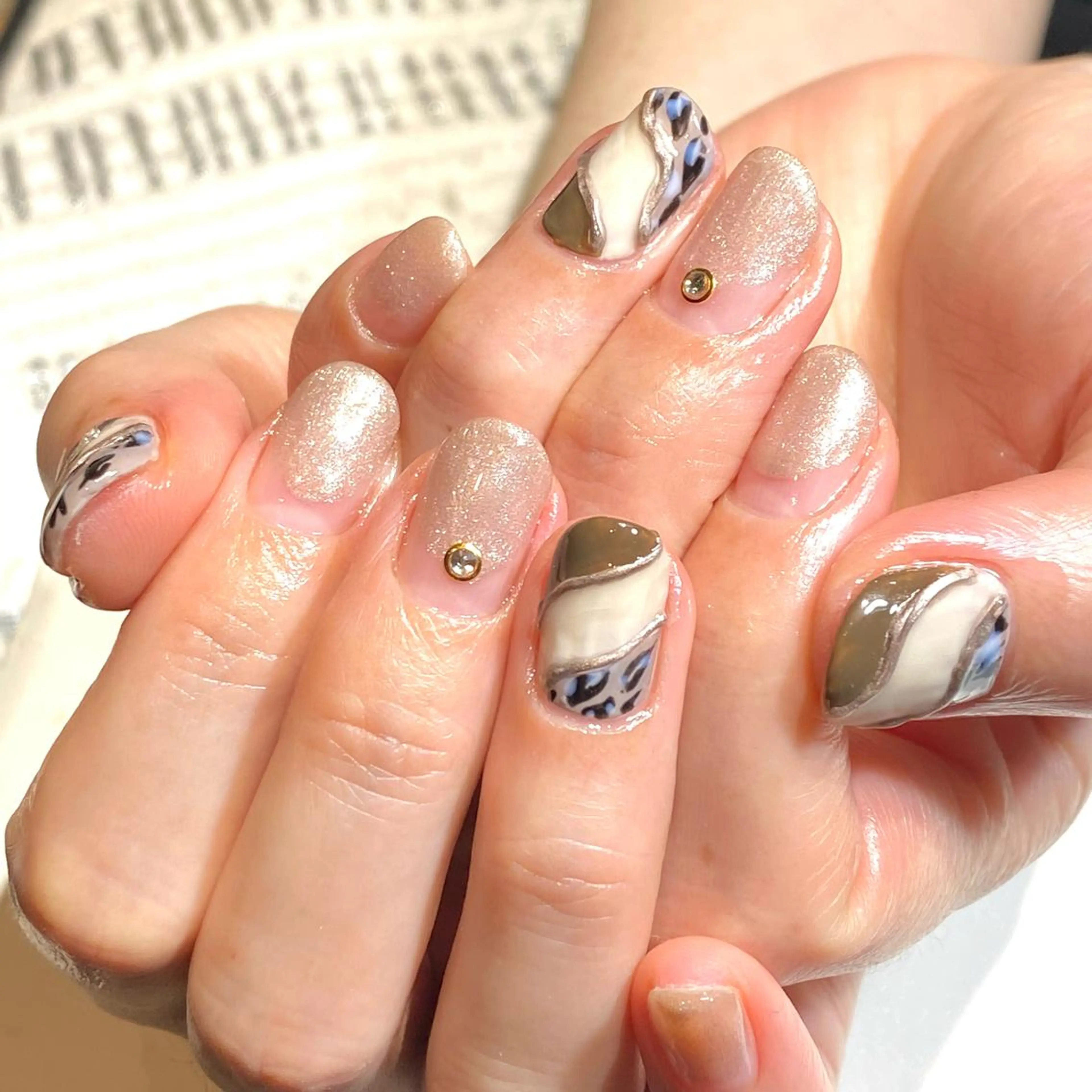 ネイル アニマル柄 Flore (フロール)の眉毛・アイブロウイメージ