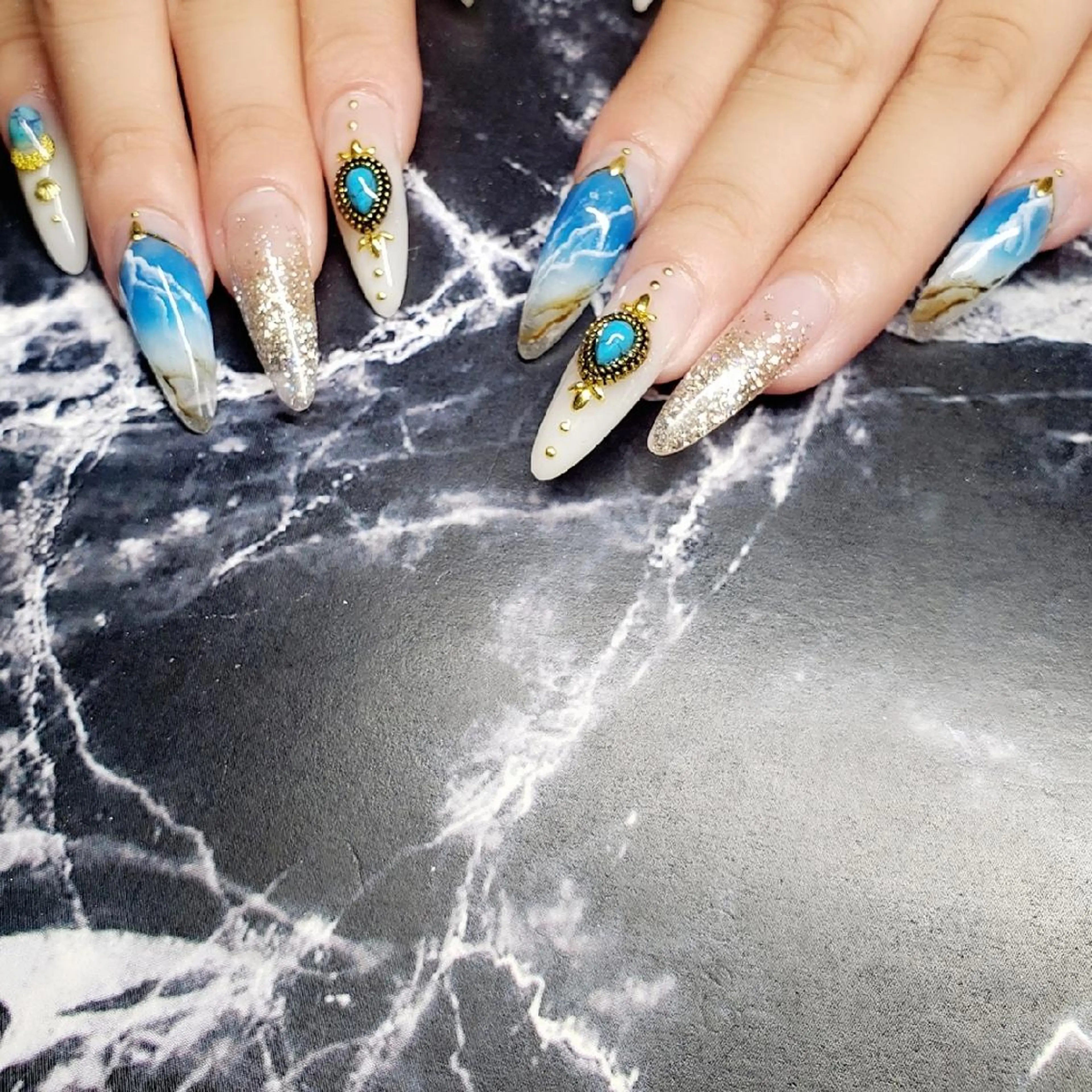 セミロング ネイル ハンドネイル クロキ 。のネイルデザイン