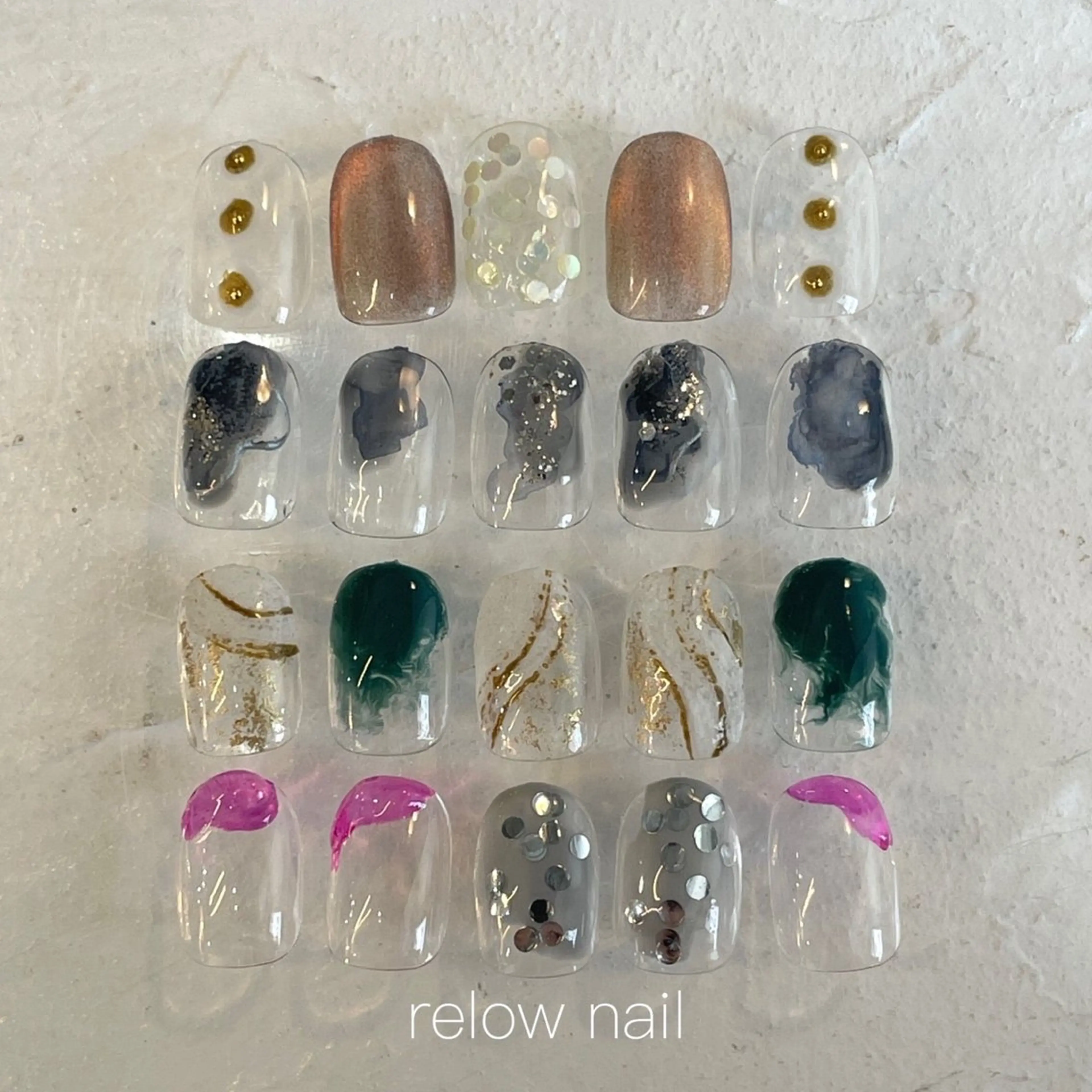 ネイル ハンドネイル 大人ワンホン キラキラ／Ayanoのネイルデザイン